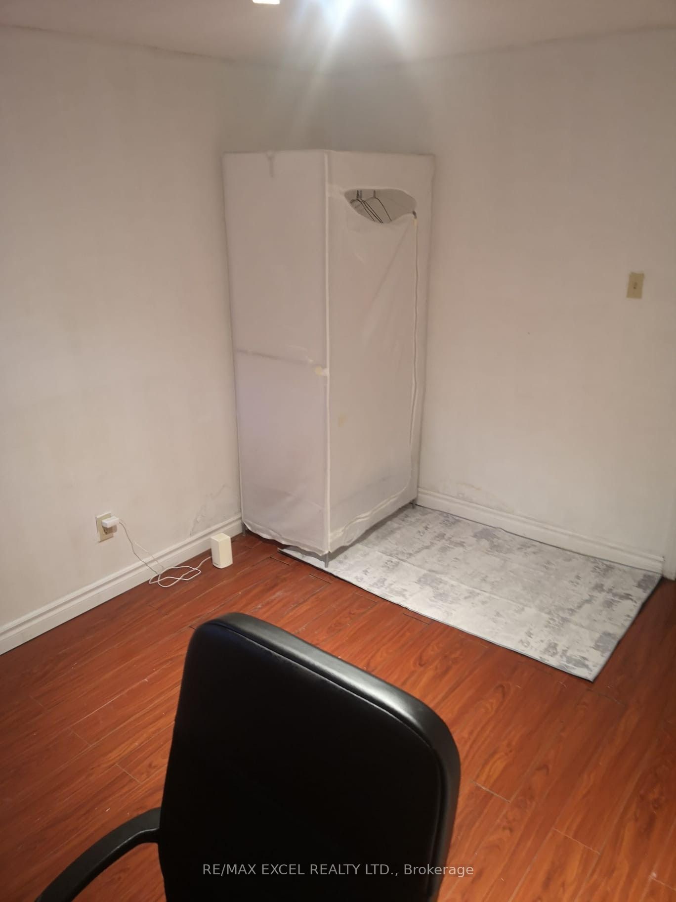 353 Goldenwood Road Bsmt Property Photo 2