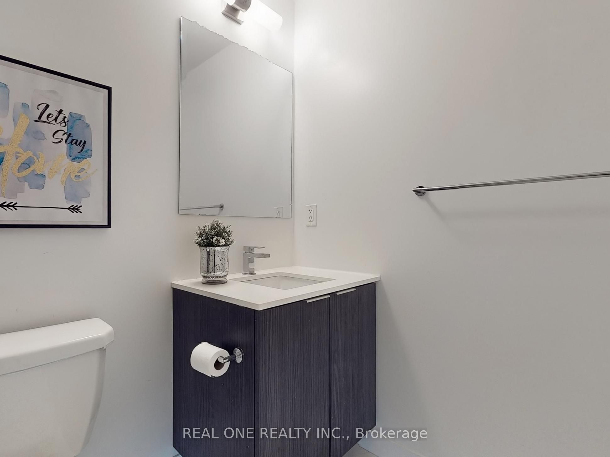 #839 - 31 Tippett Road Property Photo 19