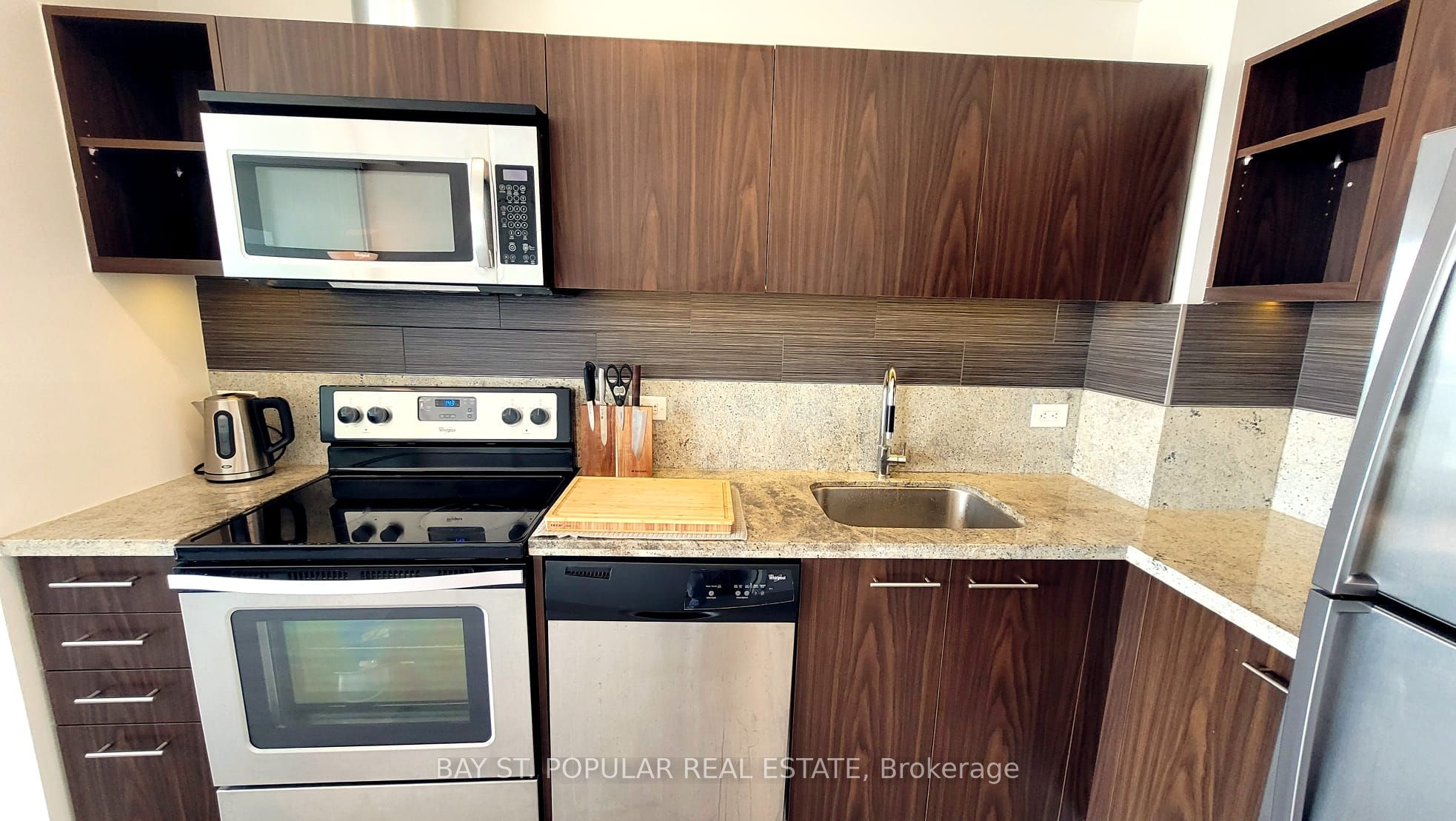 #1807 - 70 Distillery Lane Property Photo 13