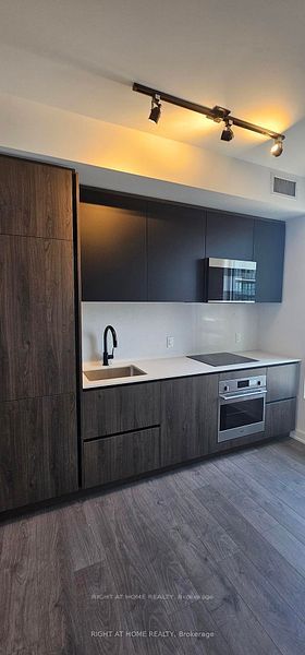 #2102 - 108 Peter Street Property Photo 8