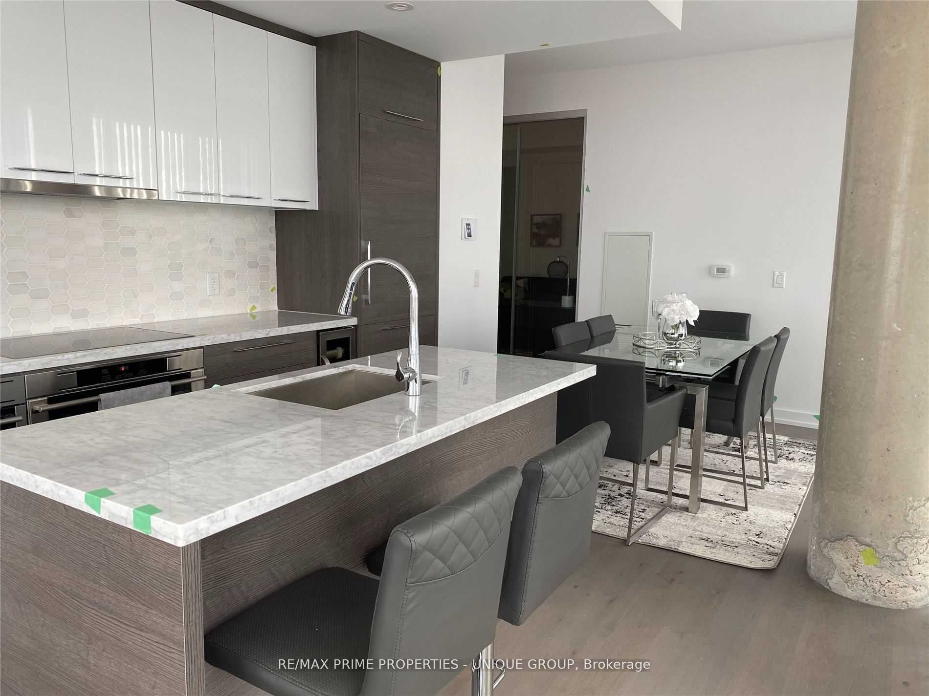 #5002 - 488 University Avenue Property Photo 8