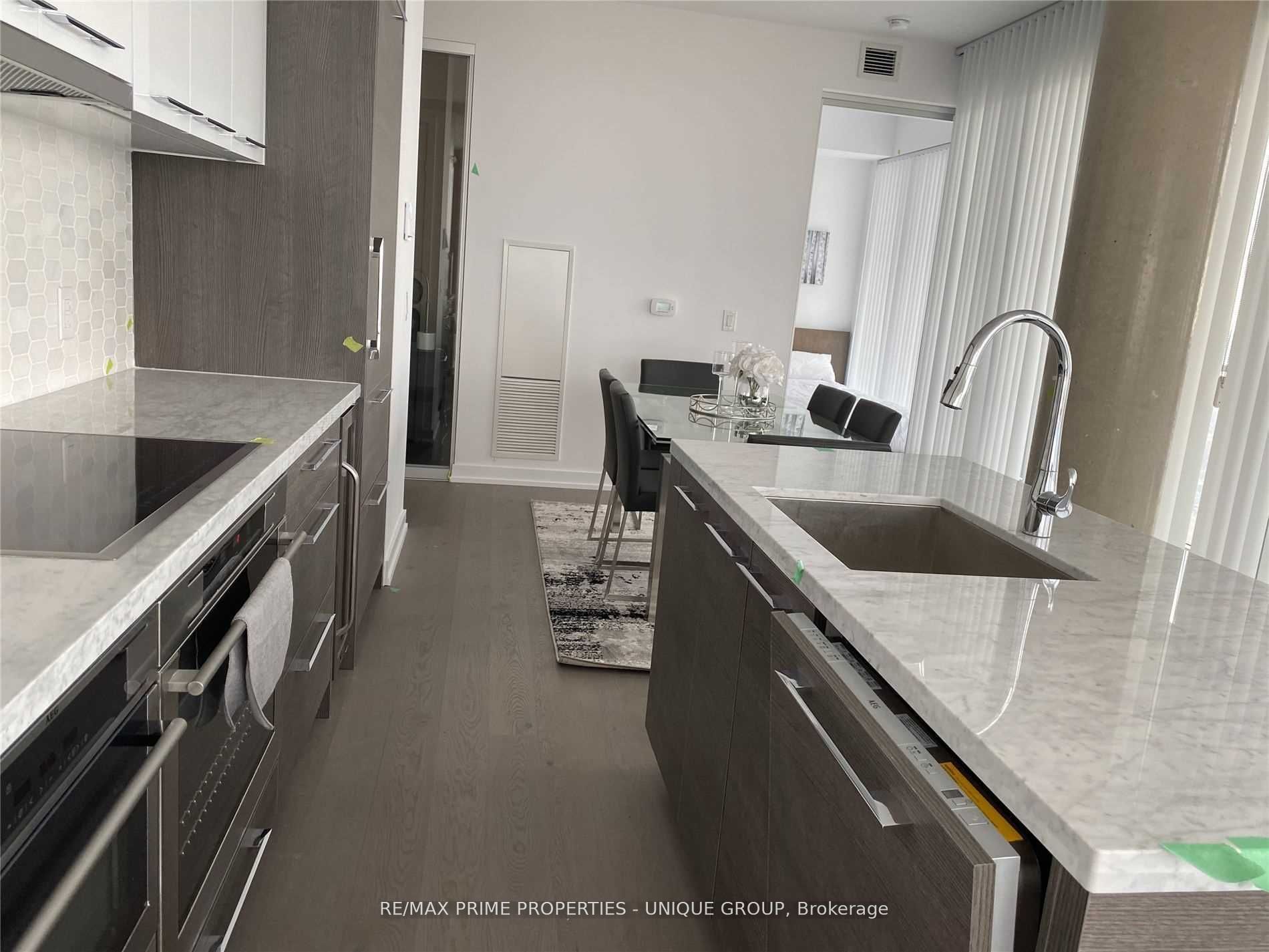#5002 - 488 University Avenue Property Photo 10