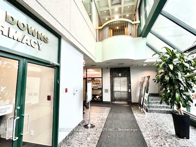 #401 - 3910 Bathurst Crescent Property Photo 1