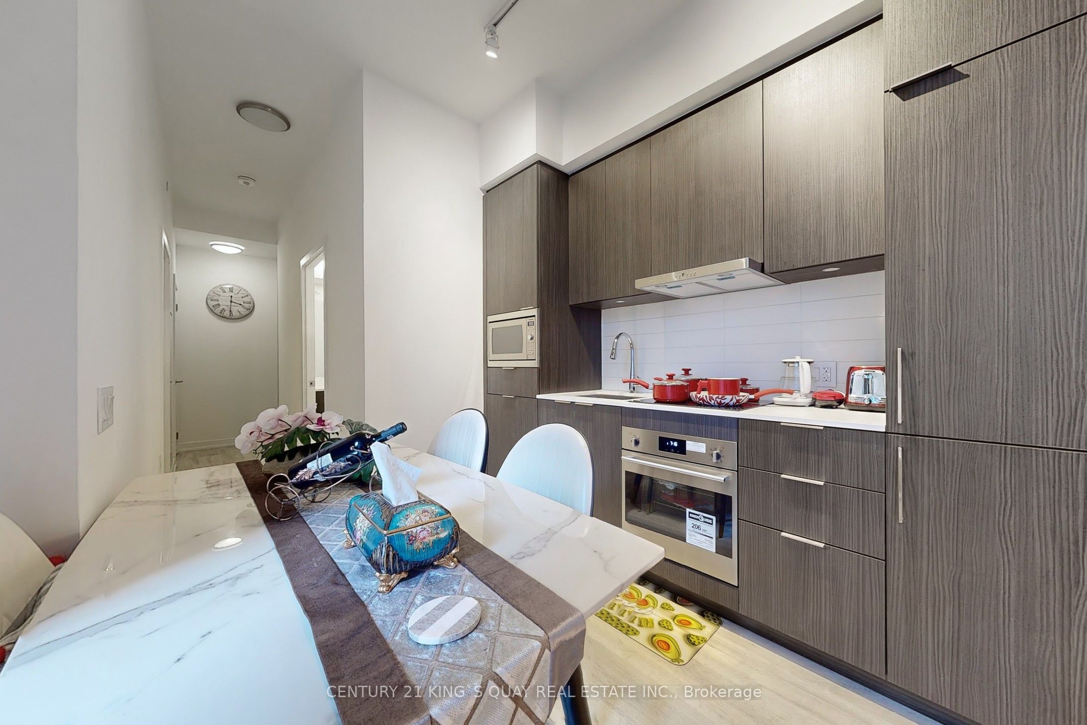 #330 - 7 Golden Lion Heights Property Photo 10