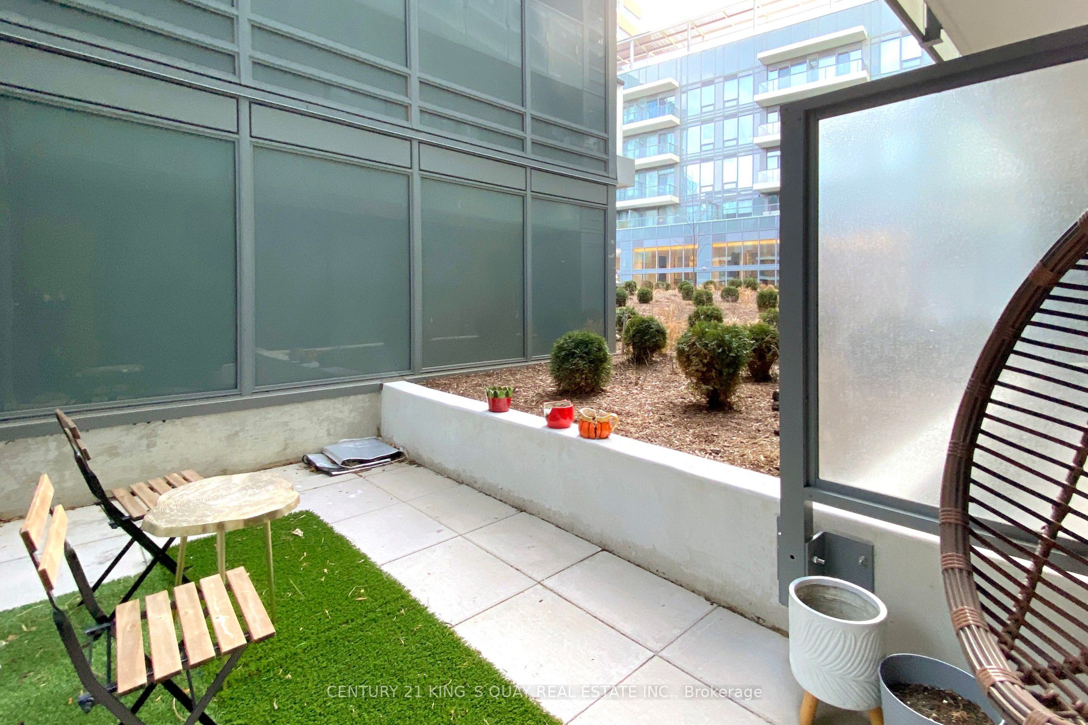 #330 - 7 Golden Lion Heights Property Photo 21