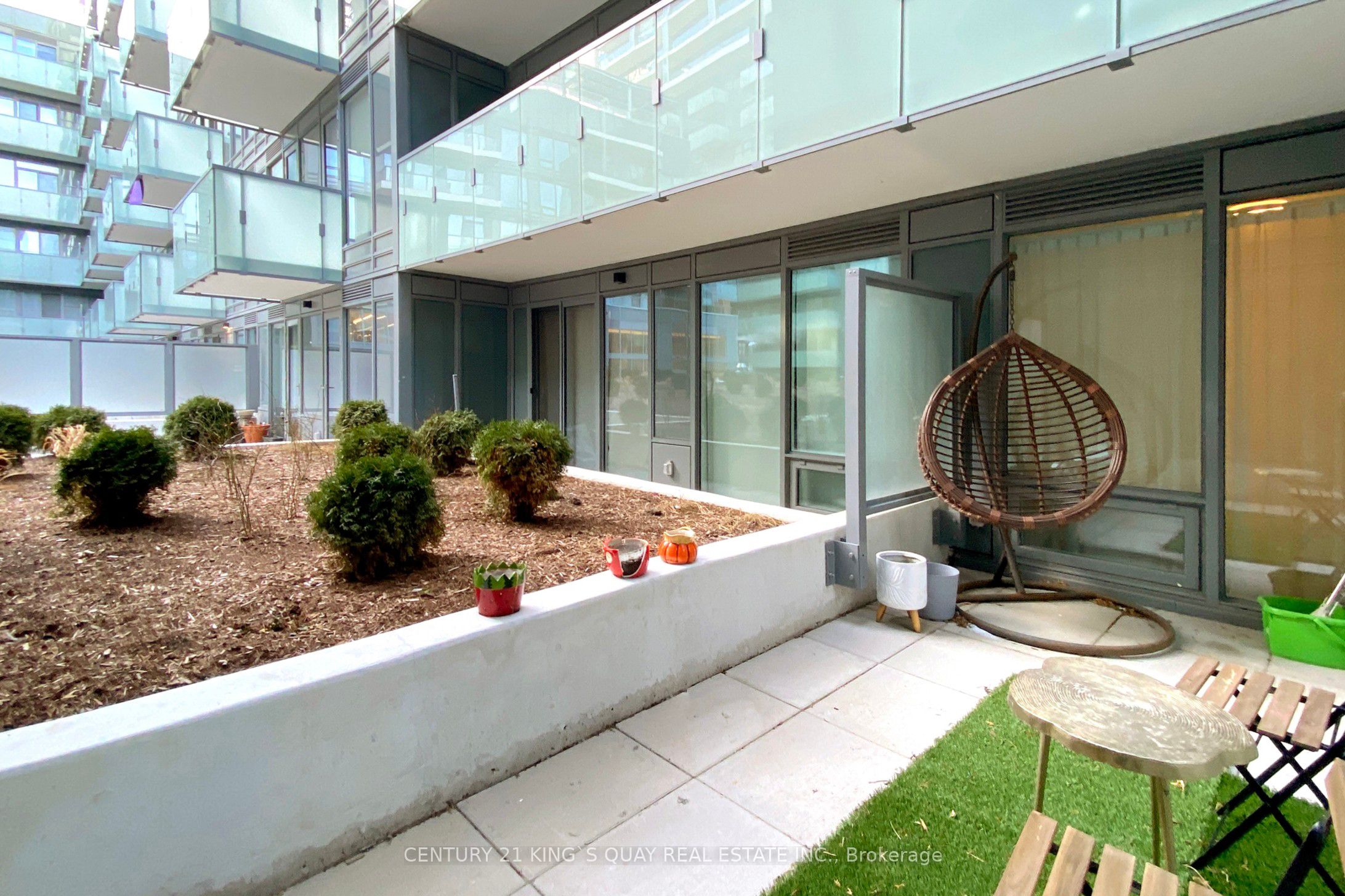 #330 - 7 Golden Lion Heights Property Photo 22