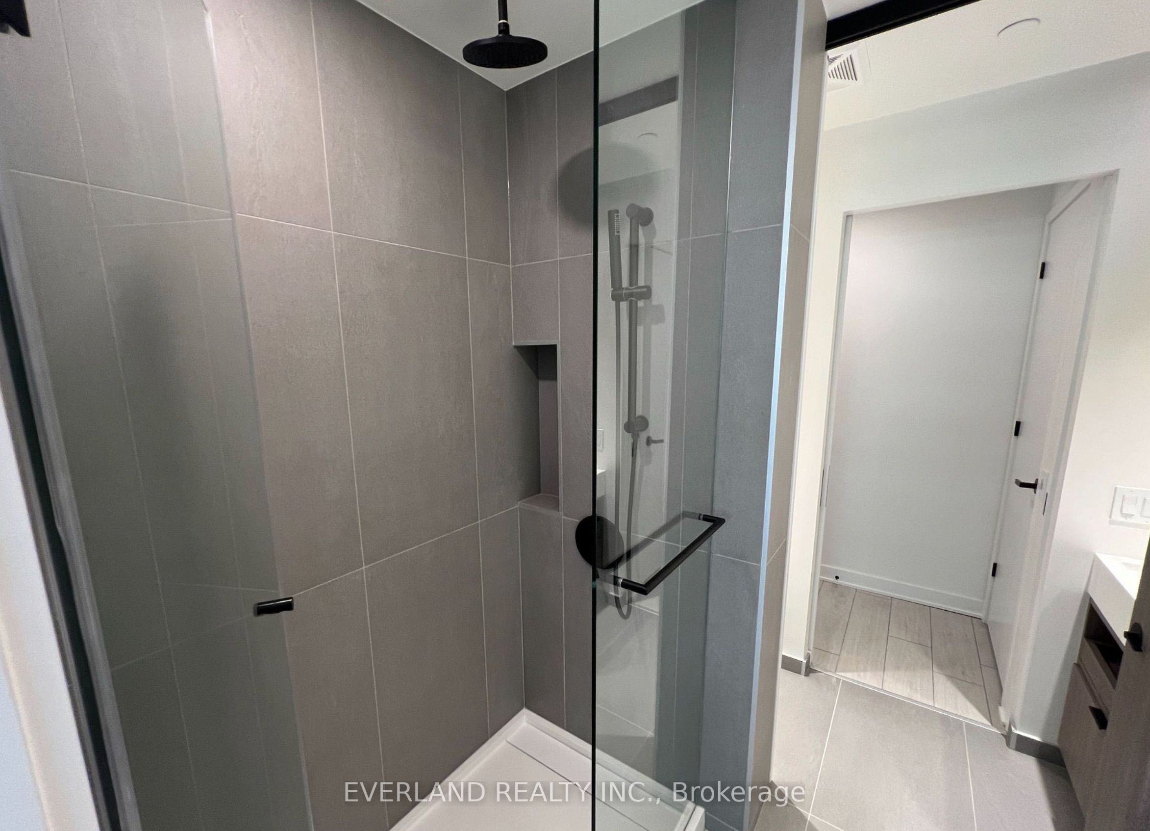#2201 - 55 Charles Street Property Photo 8
