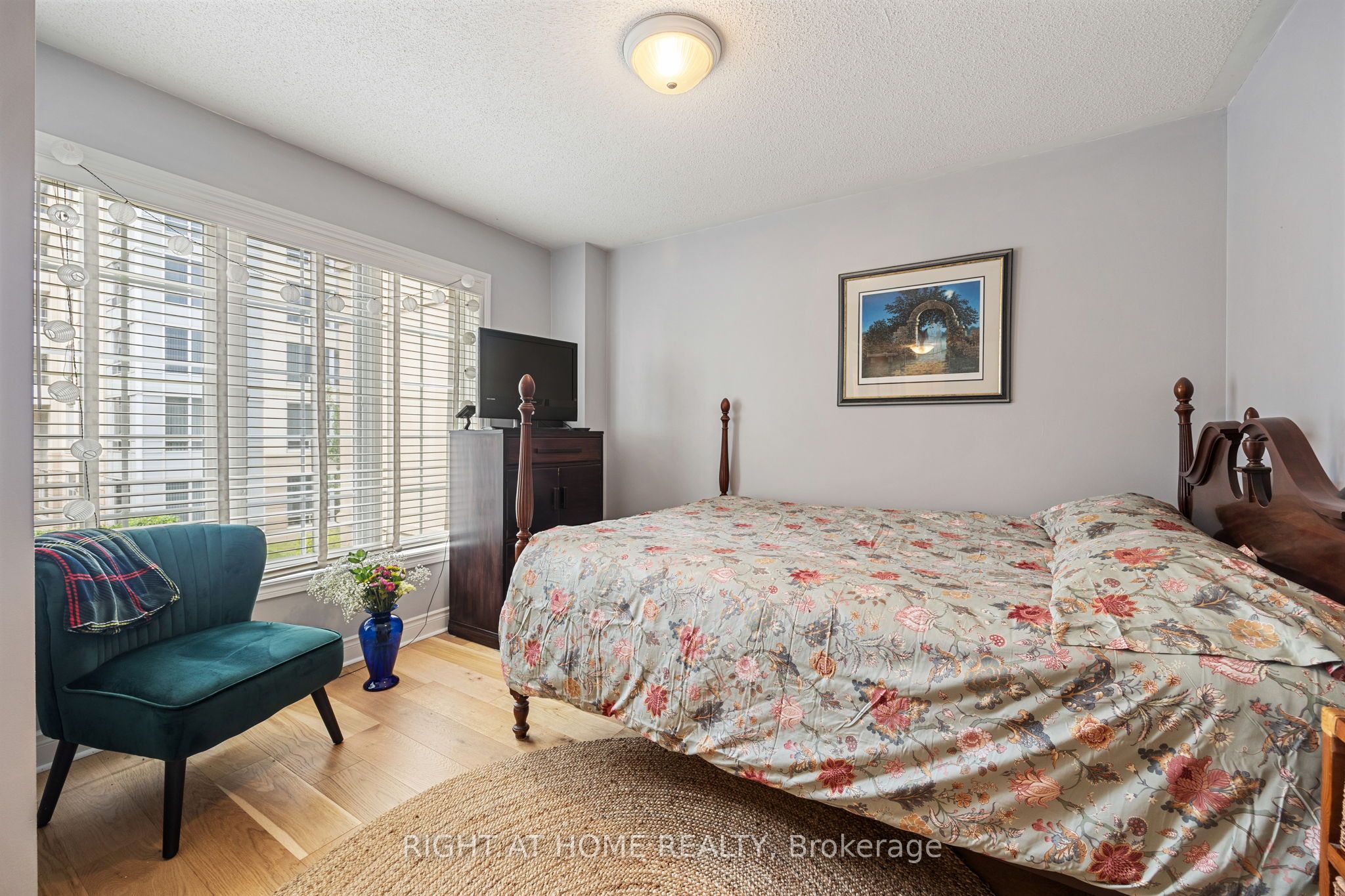 #th15 - 8 Rean Drive Property Photo 12
