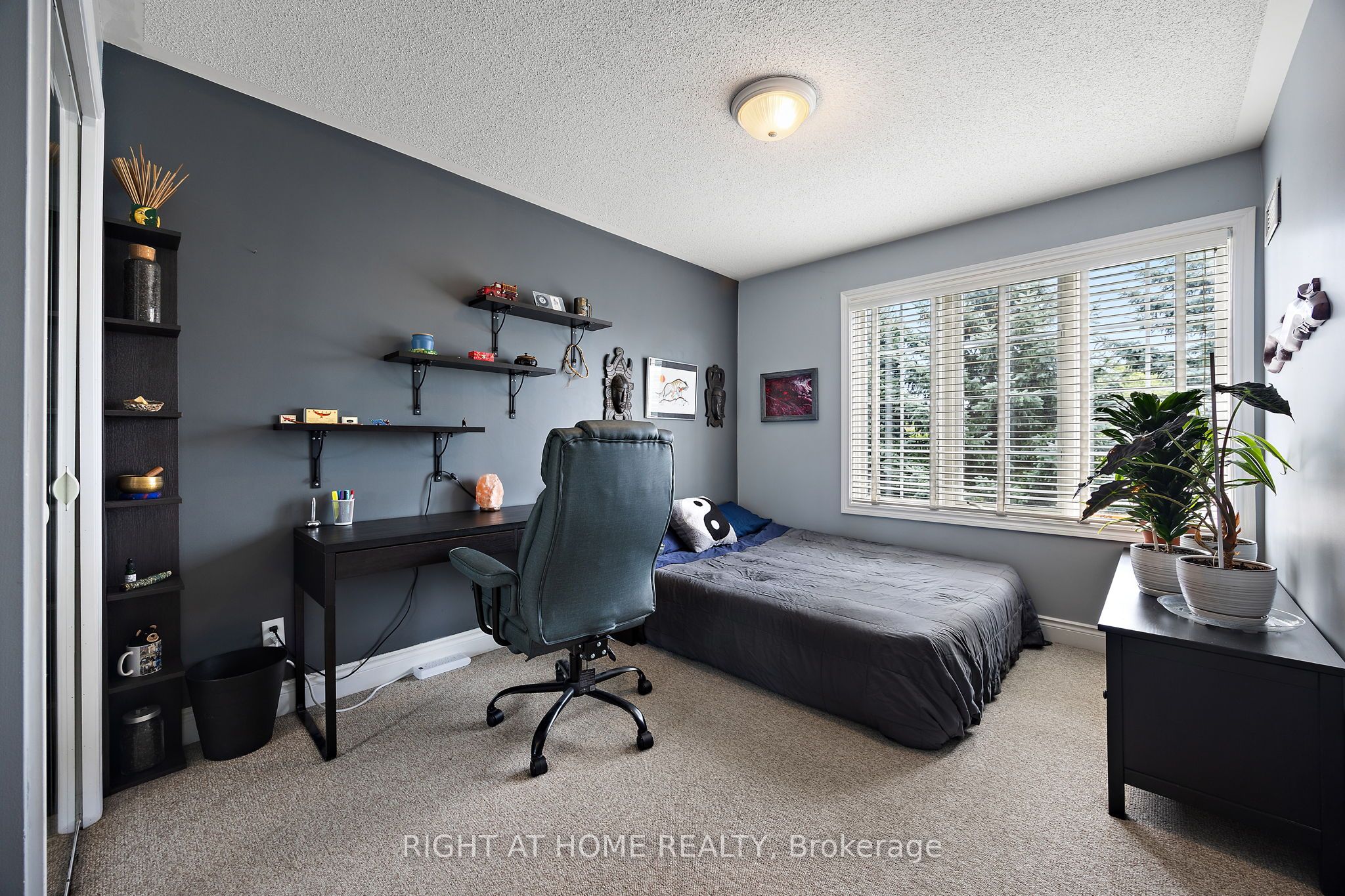 #th15 - 8 Rean Drive Property Photo 14