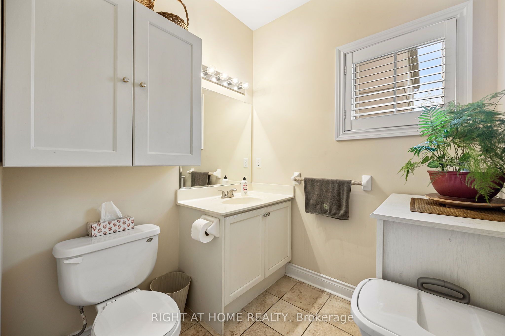 #th15 - 8 Rean Drive Property Photo 20