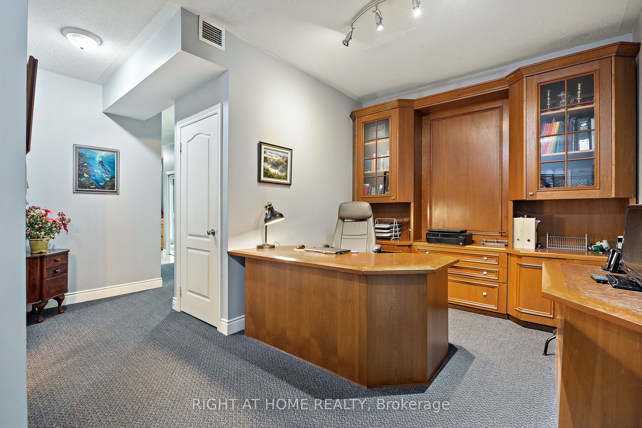 #th15 - 8 Rean Drive Property Photo 21