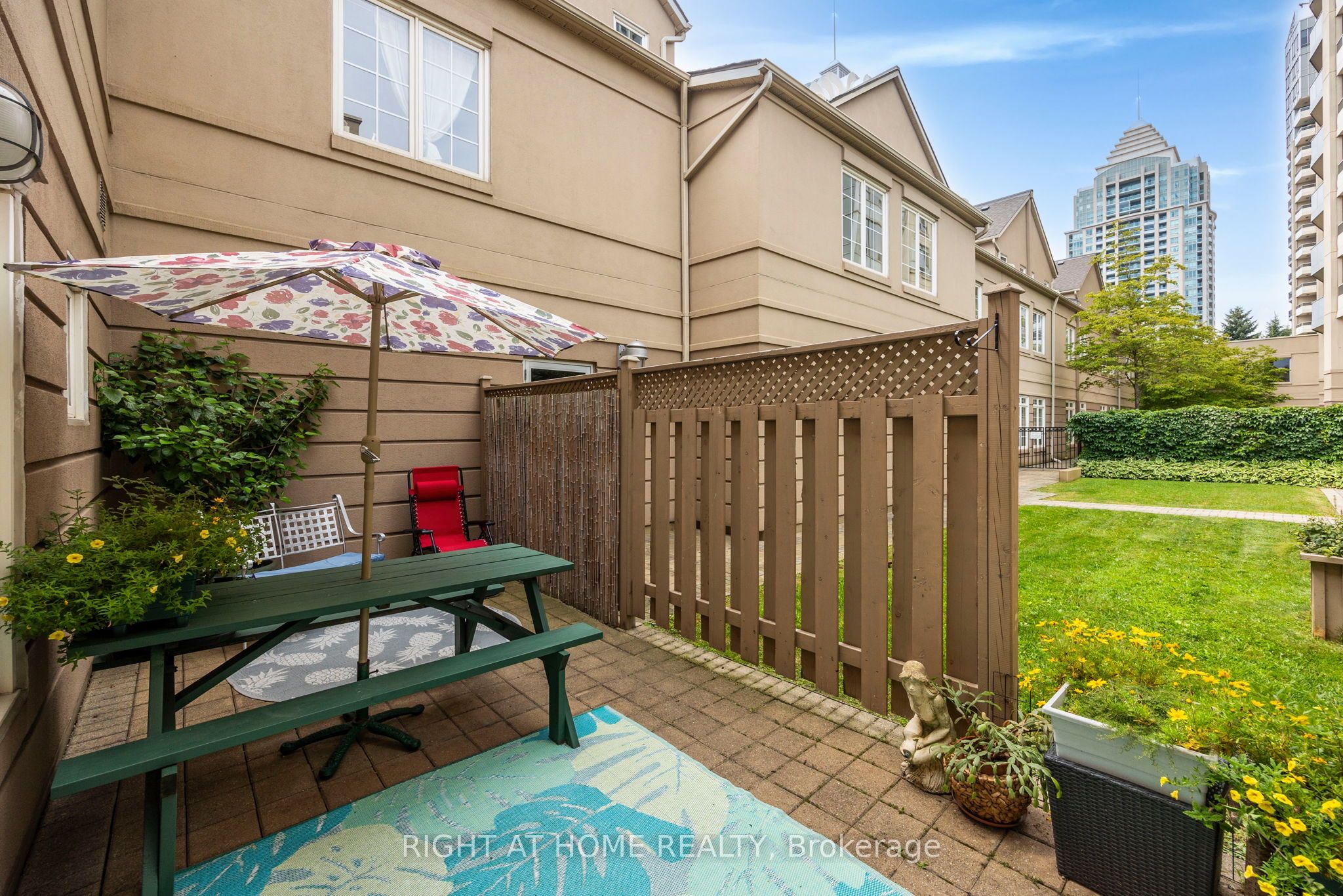 #th15 - 8 Rean Drive Property Photo 24