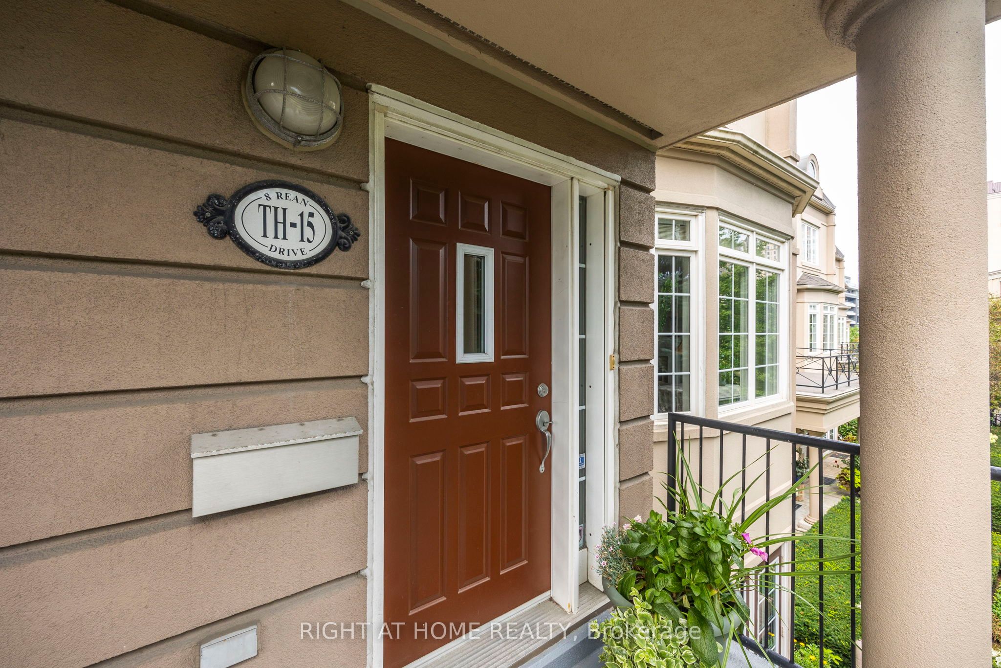 #th15 - 8 Rean Drive Property Photo 27