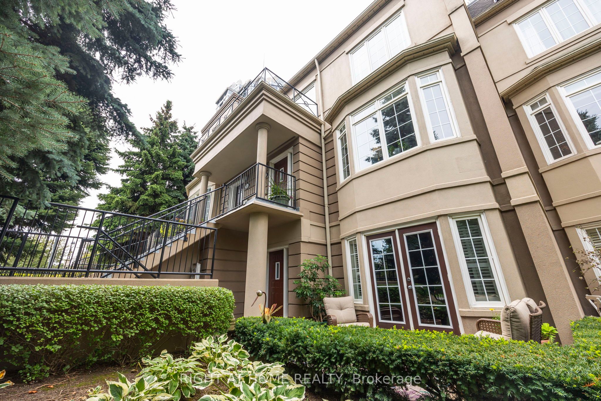 #th15 - 8 Rean Drive Property Photo 31
