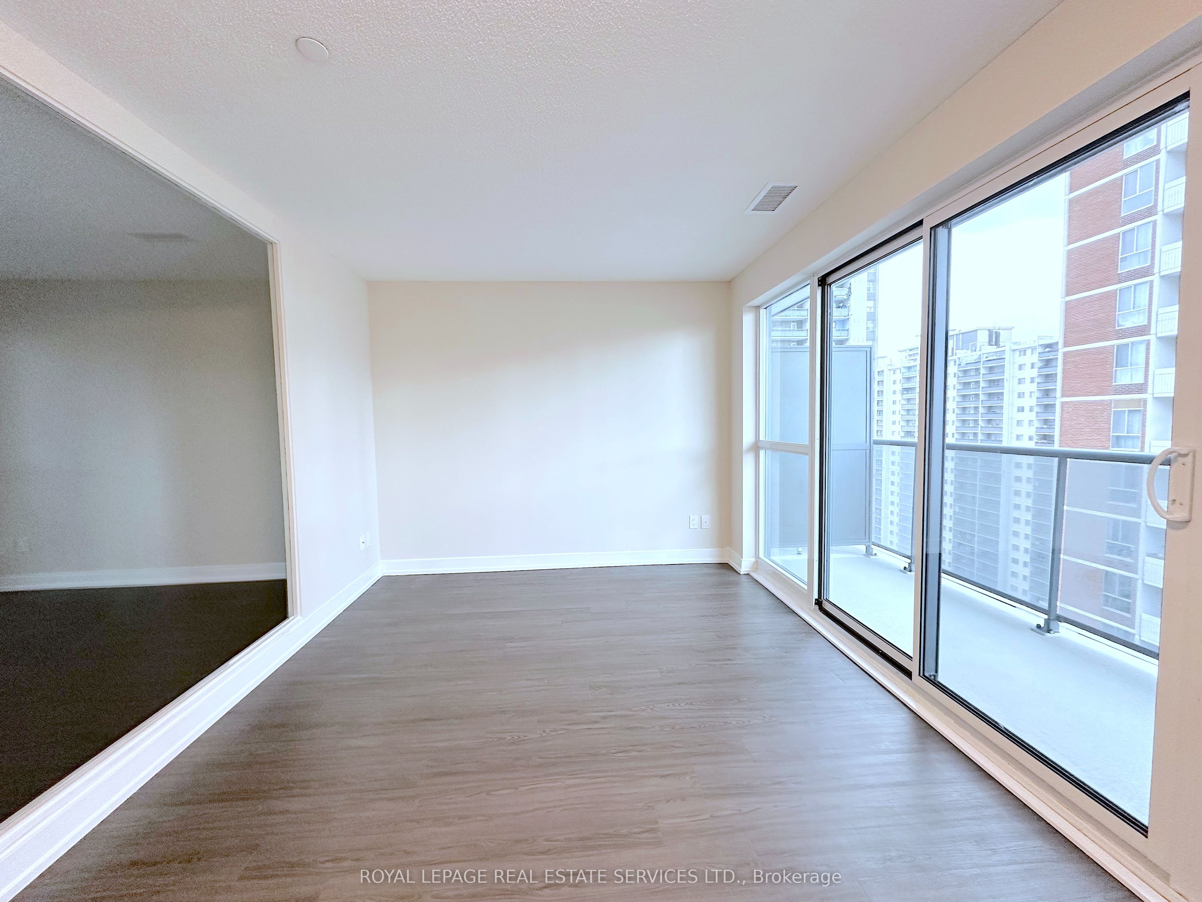 #1501 - 561 Sherbourne Street Property Photo 4