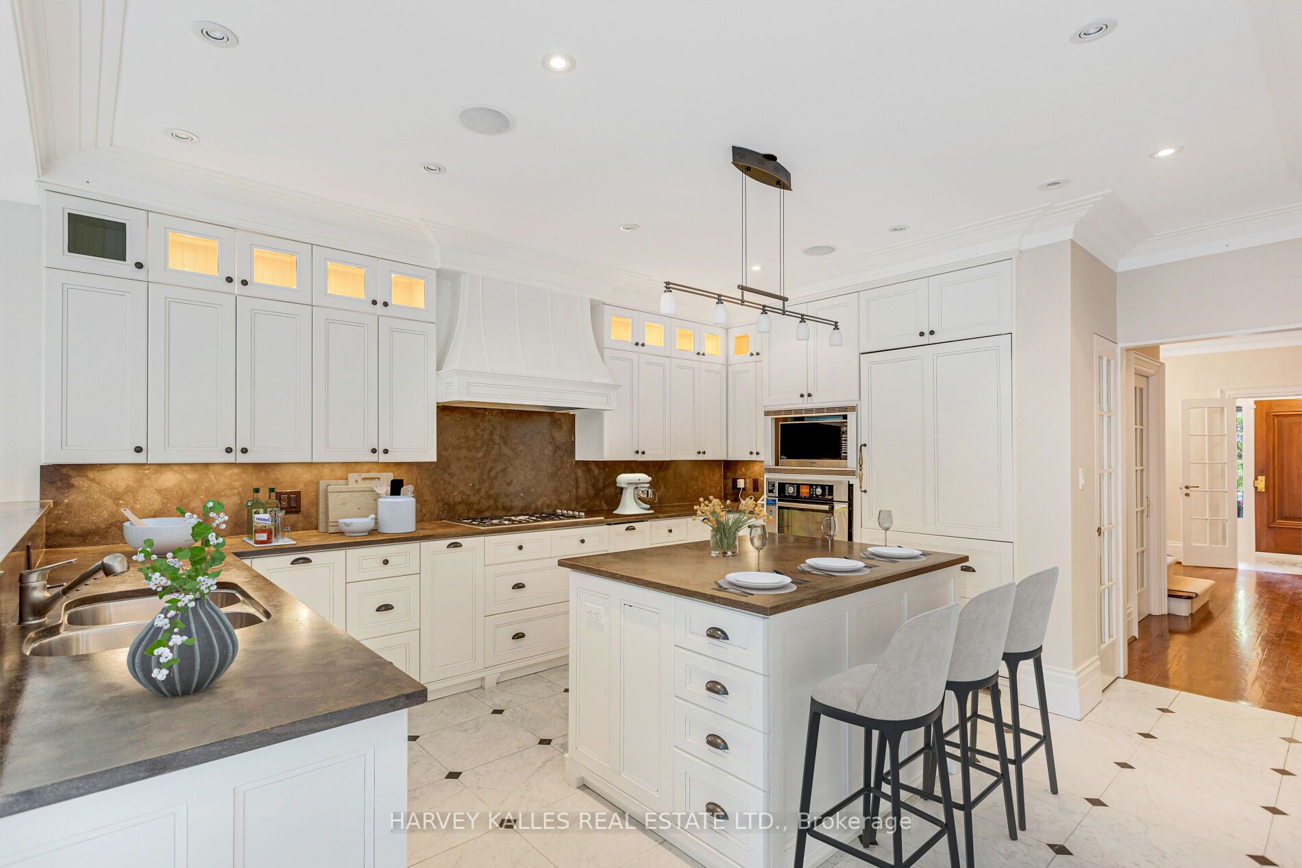 8 Binscarth Road Property Photo 14