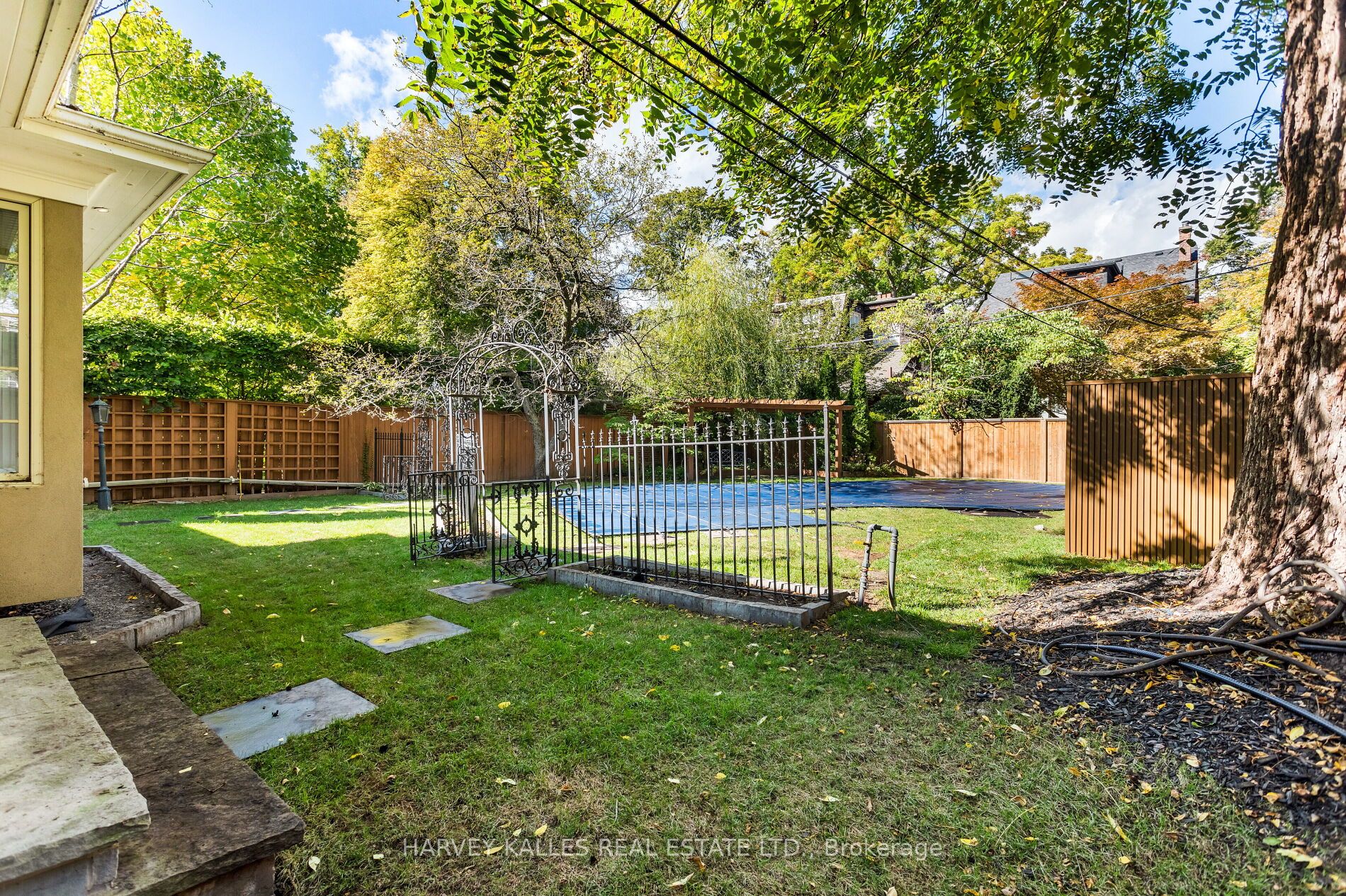 8 Binscarth Road Property Photo 32