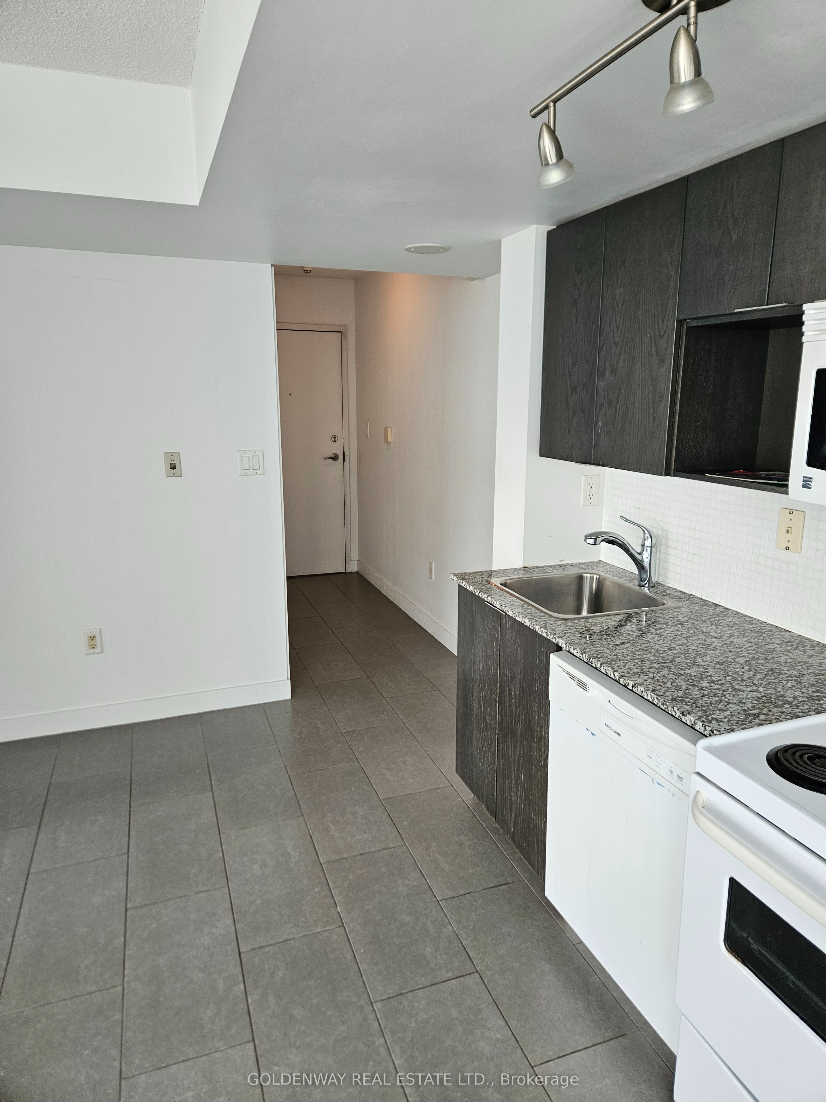 #617 - 15 Brunel Court Property Photo 4