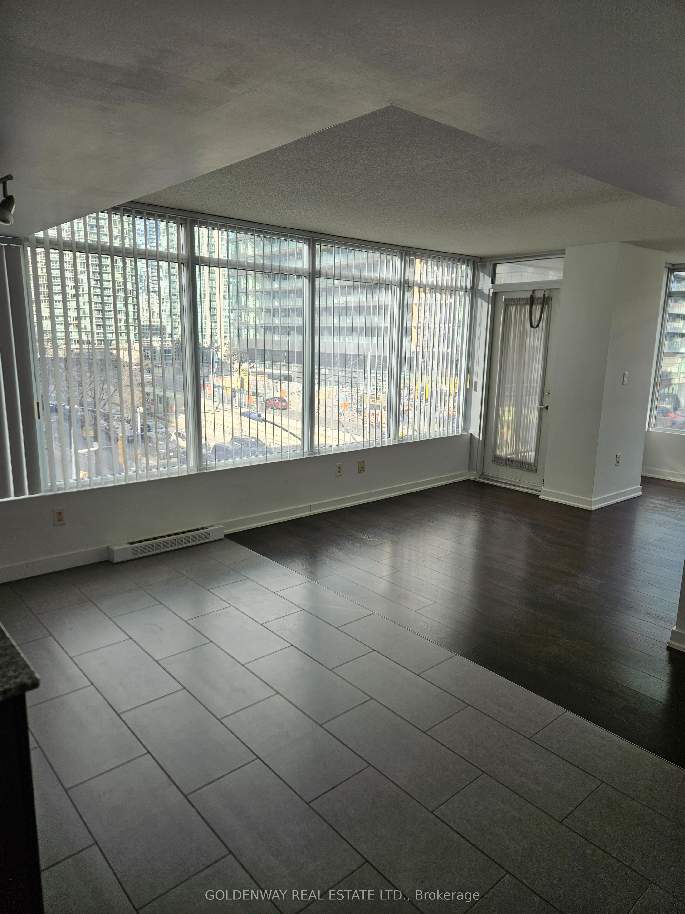 #617 - 15 Brunel Court Property Photo 5