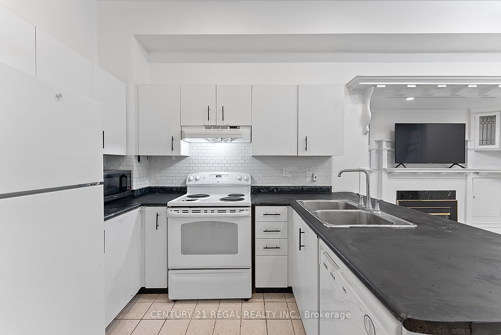 #3 - 228 St George Street Property Photo 16