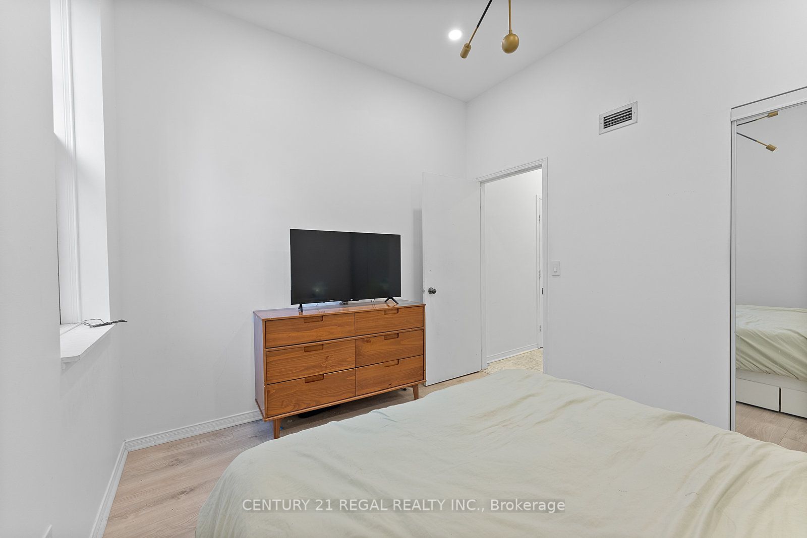 #3 - 228 St George Street Property Photo 20