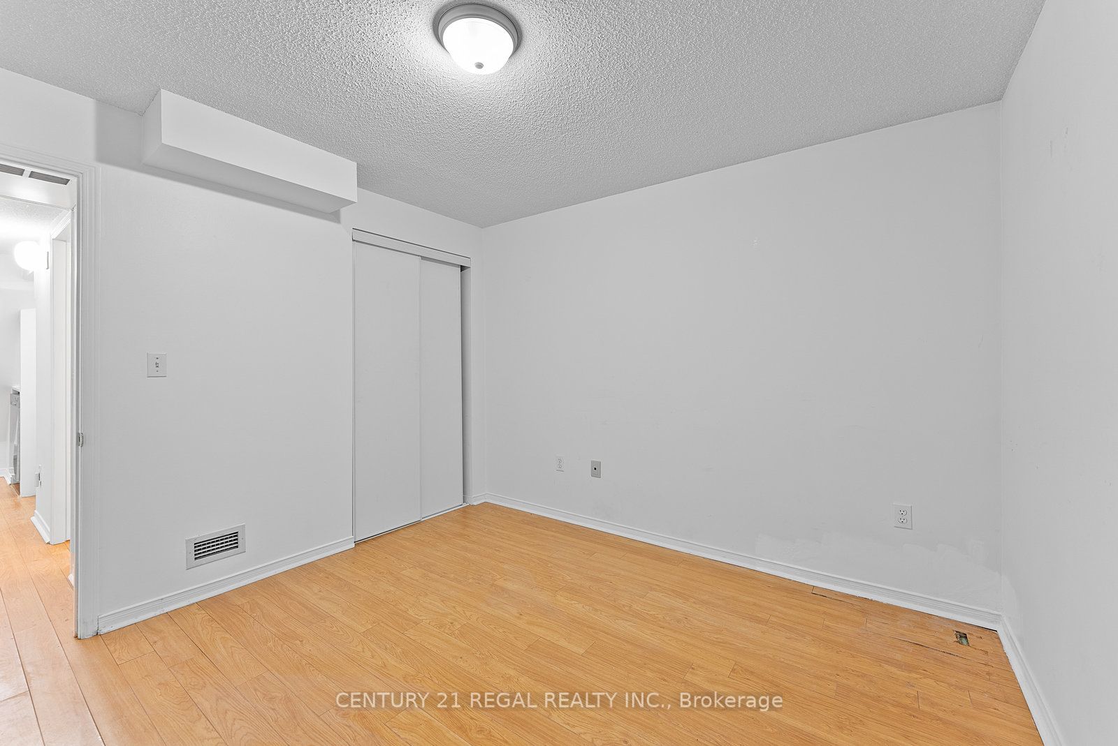 #3 - 228 St George Street Property Photo 33