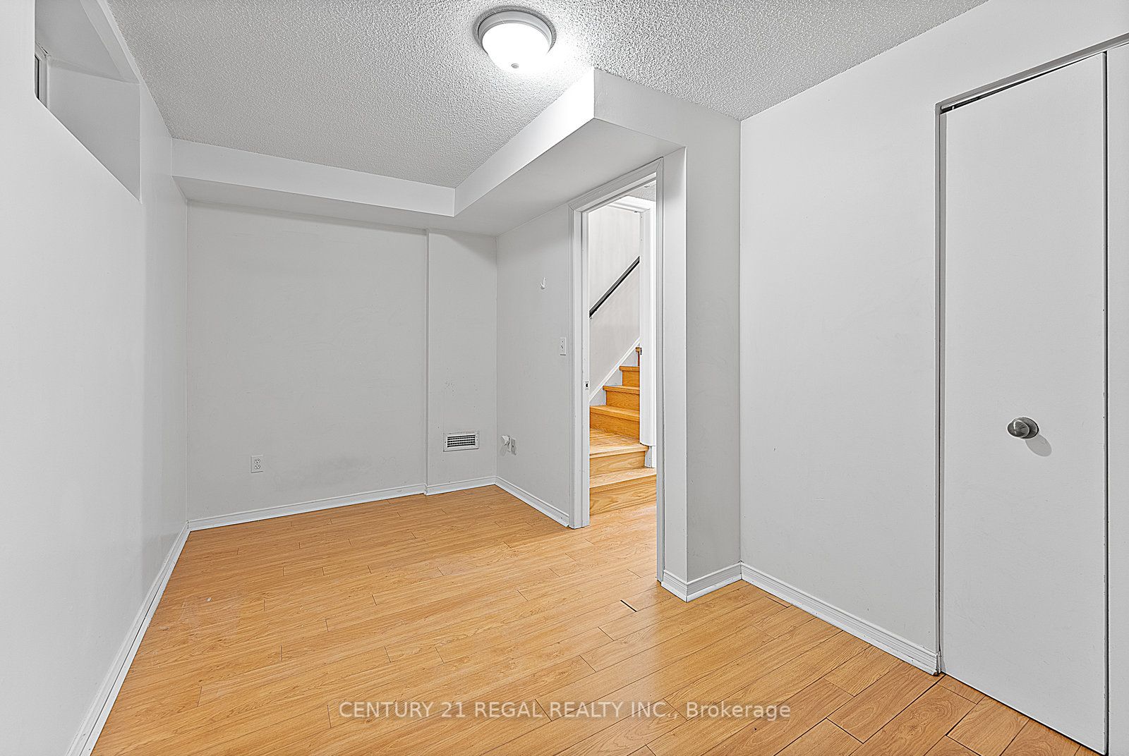 #3 - 228 St George Street Property Photo 34