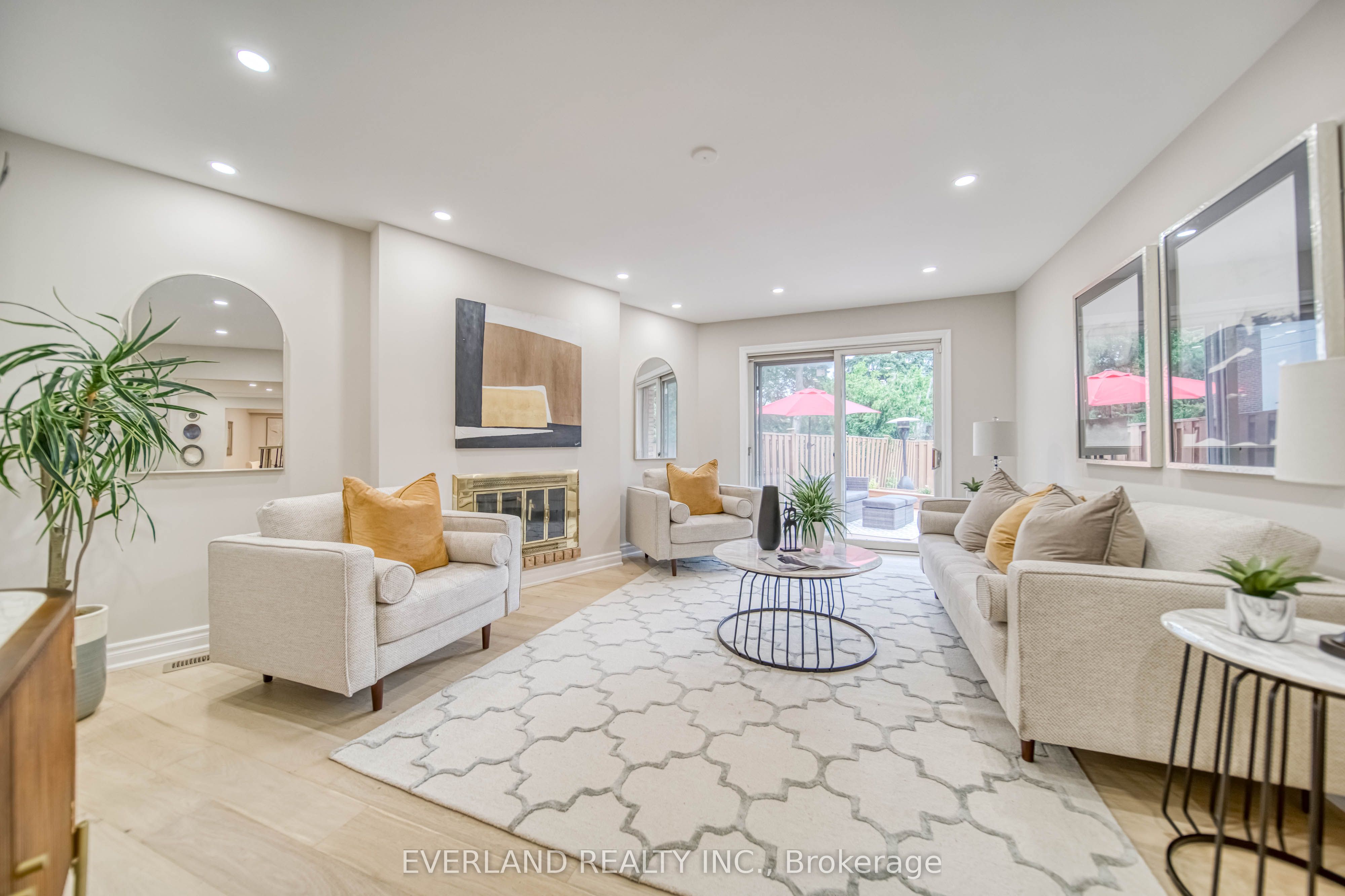 8 Elliotwood Court Property Photo 7