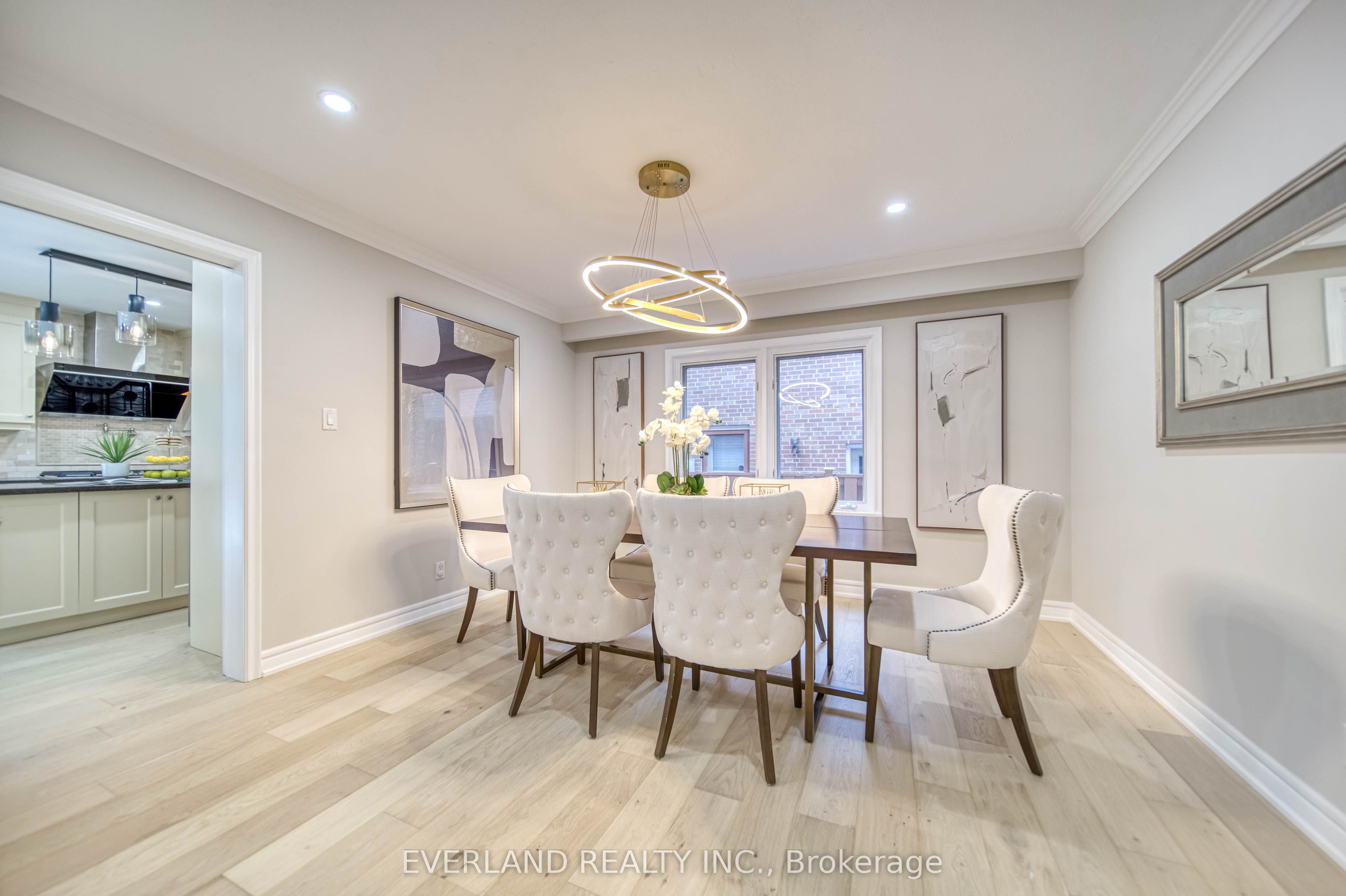 8 Elliotwood Court Property Photo 11