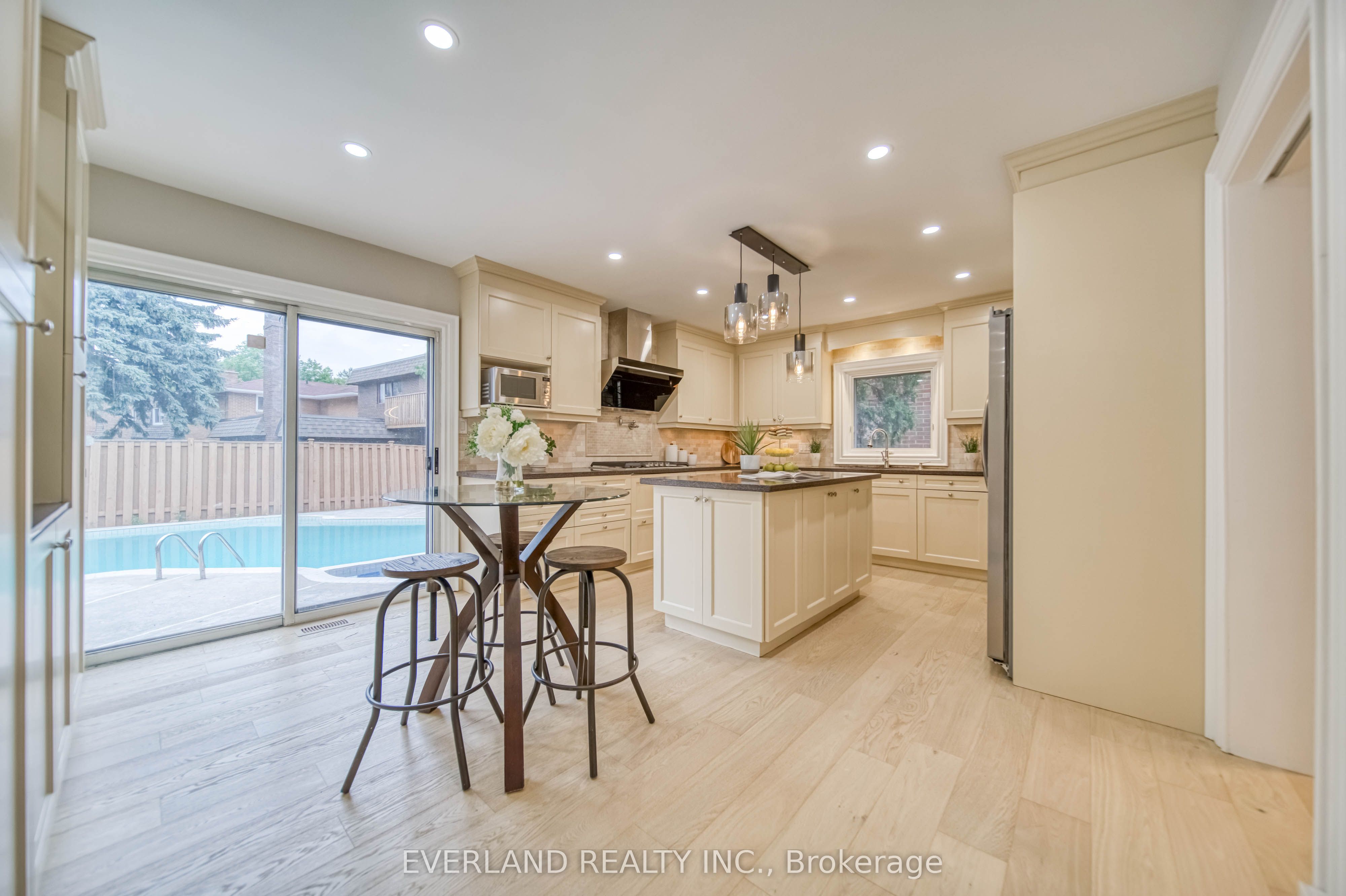 8 Elliotwood Court Property Photo 13