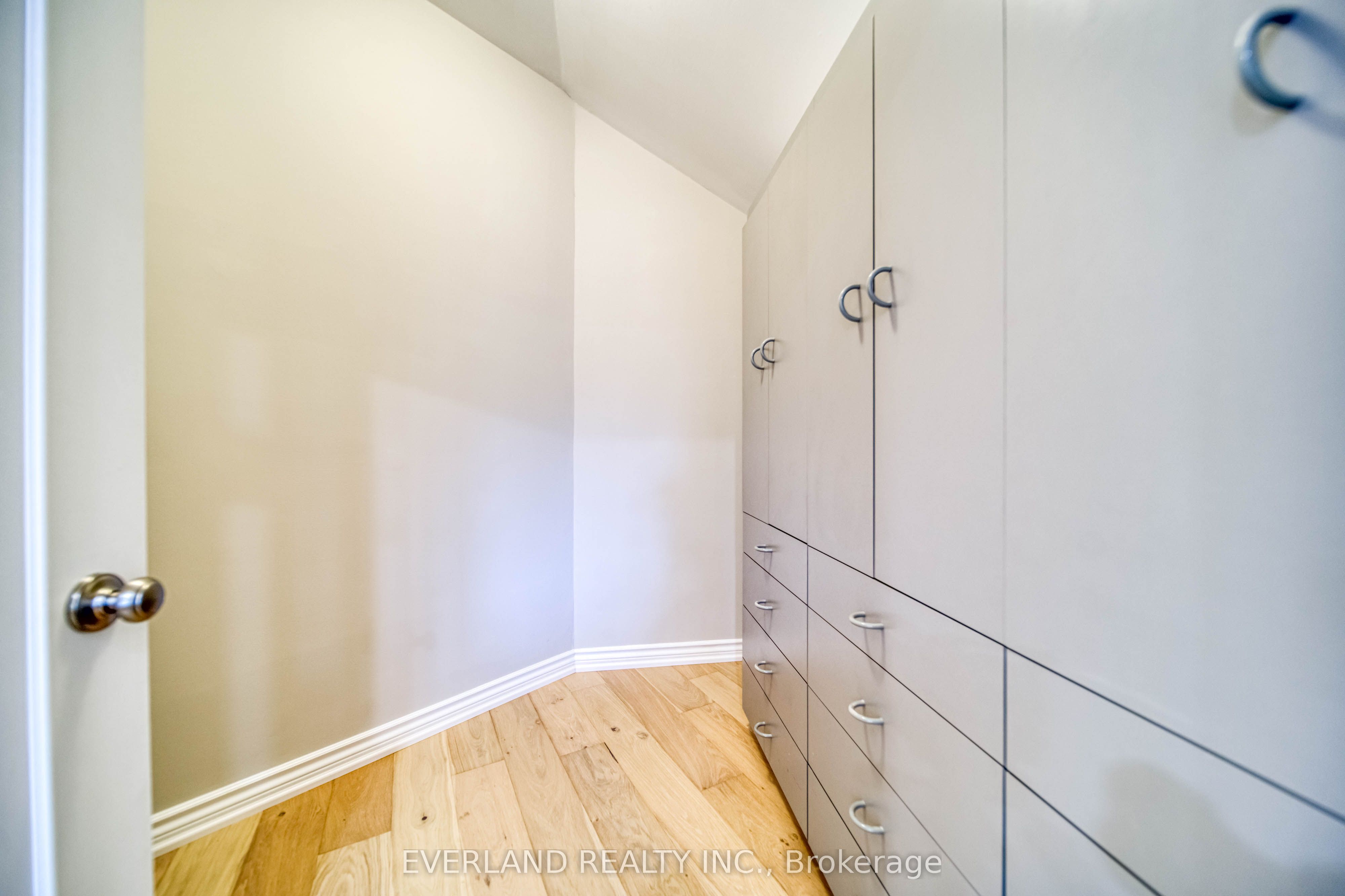 8 Elliotwood Court Property Photo 21