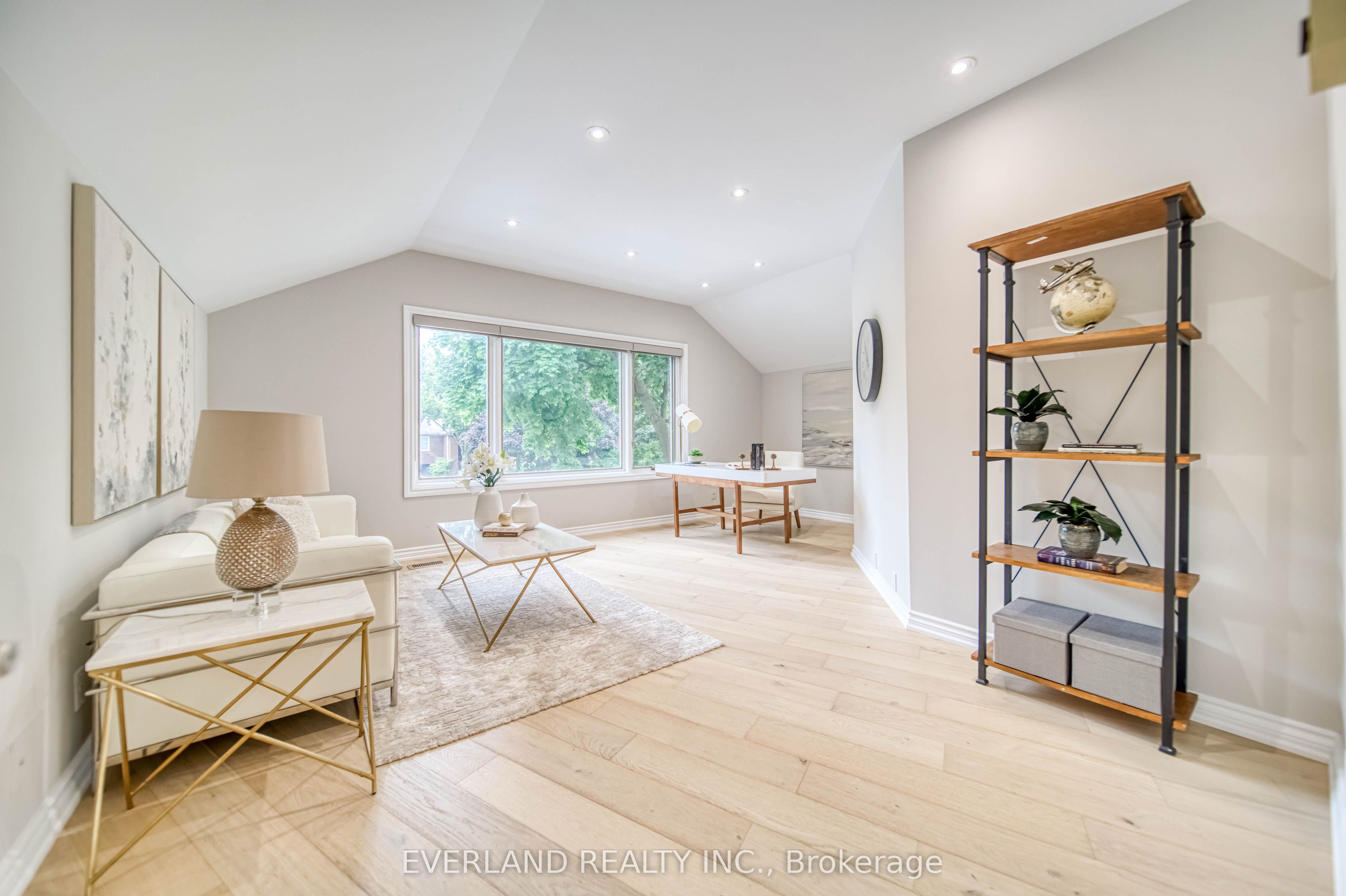 8 Elliotwood Court Property Photo 26