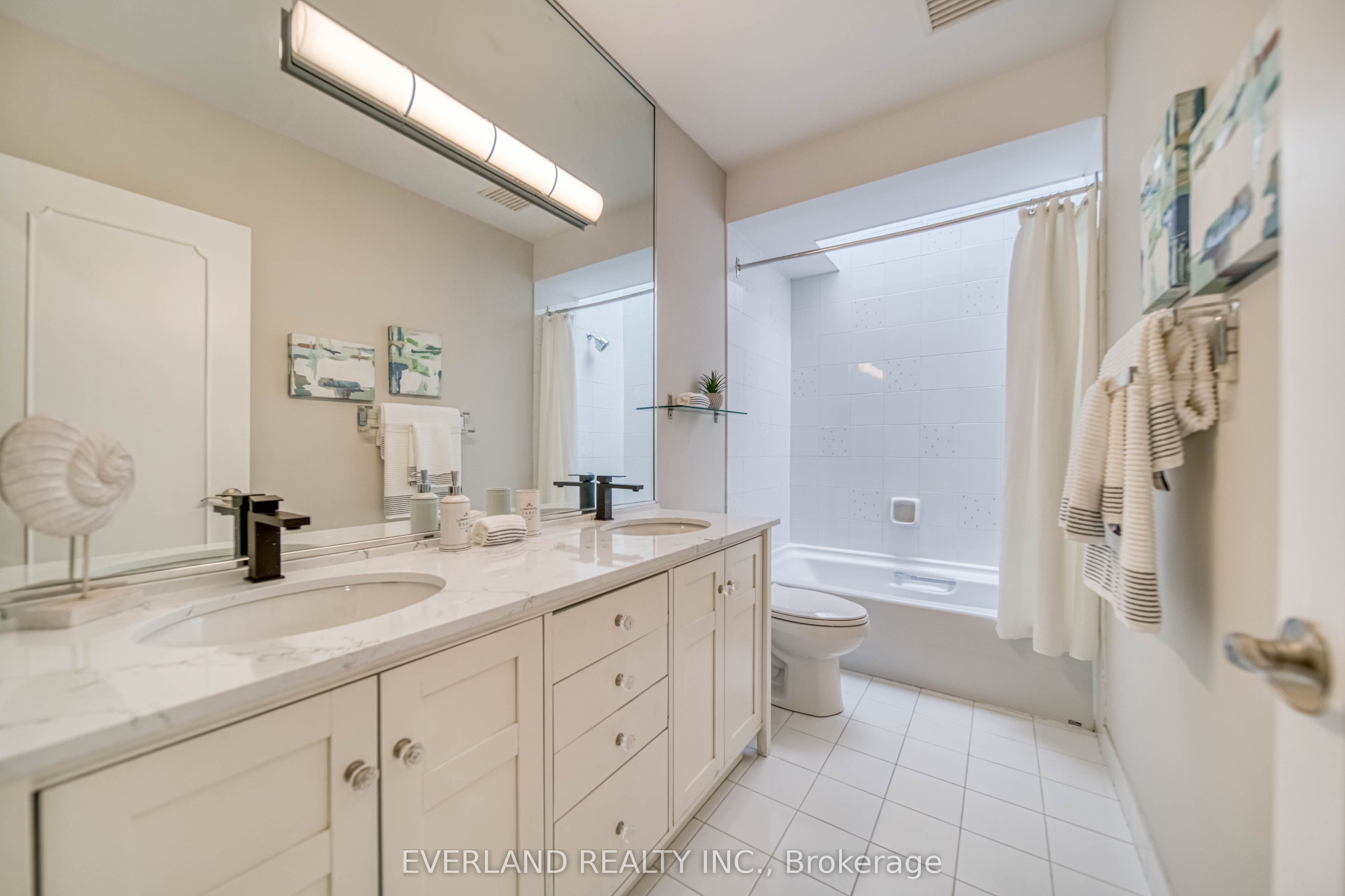 8 Elliotwood Court Property Photo 30