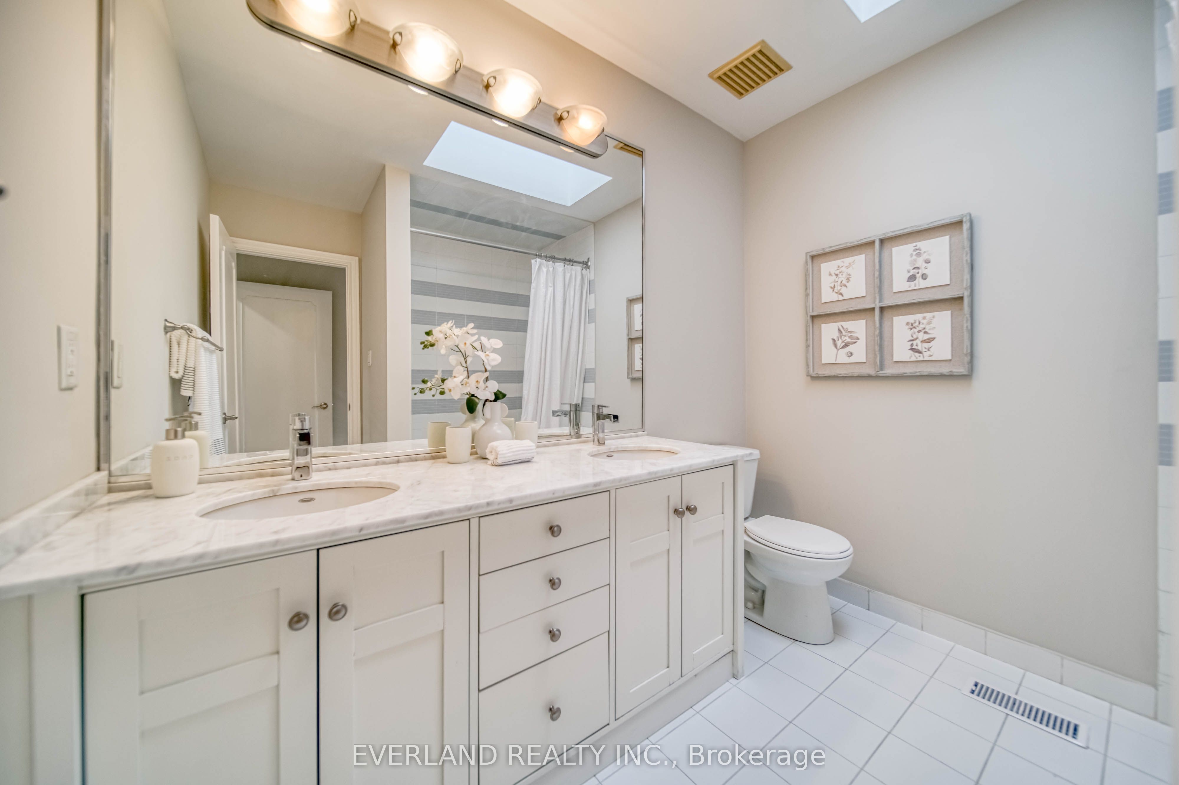 8 Elliotwood Court Property Photo 32