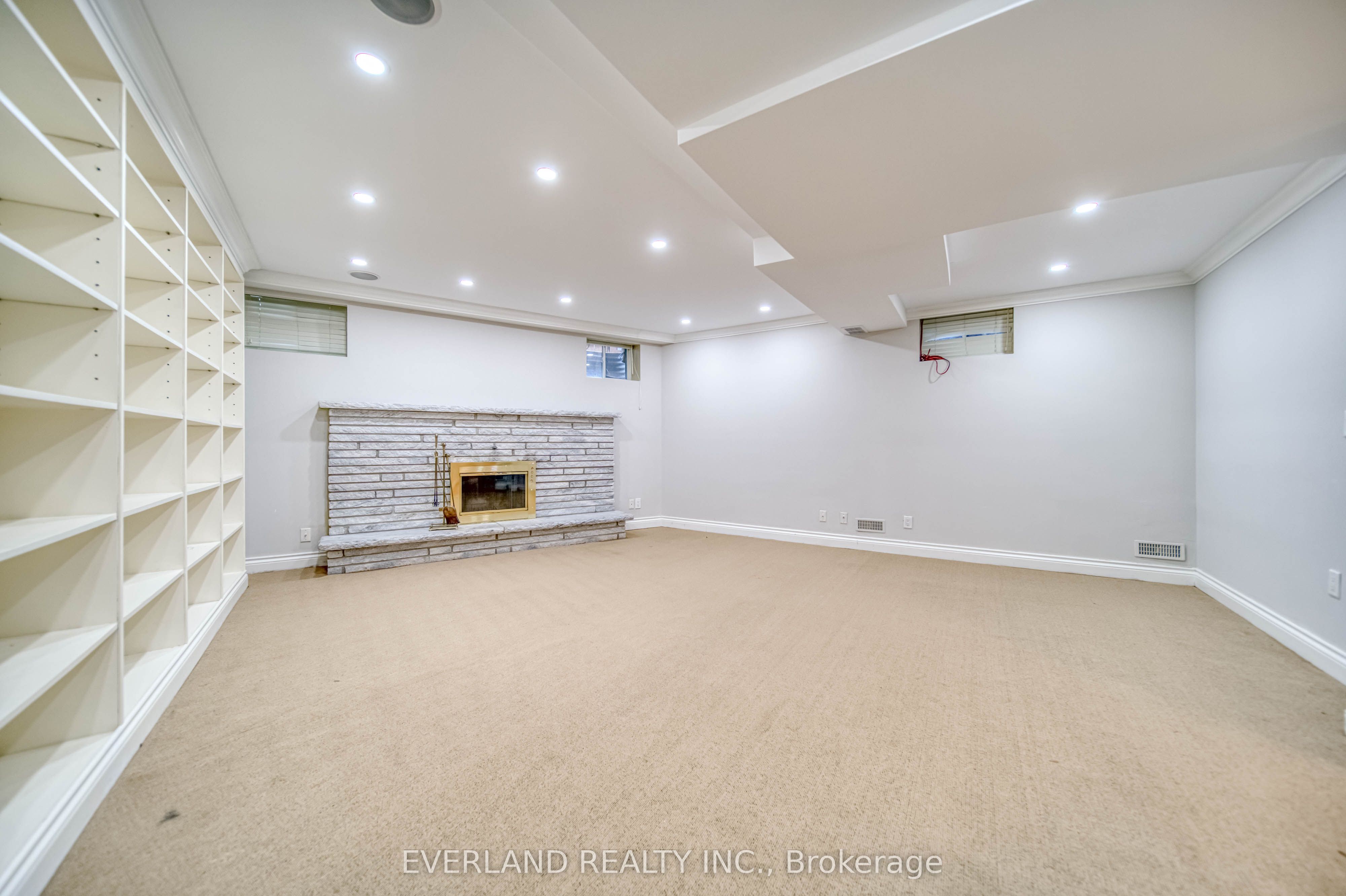 8 Elliotwood Court Property Photo 33