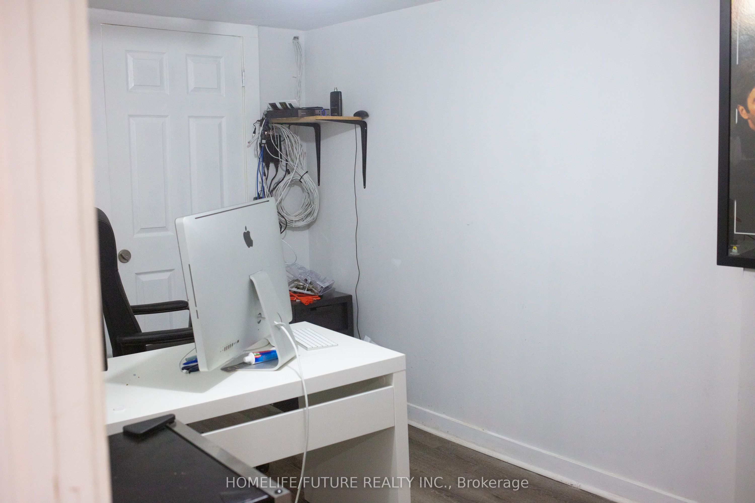 372 Queen Street Property Photo 8
