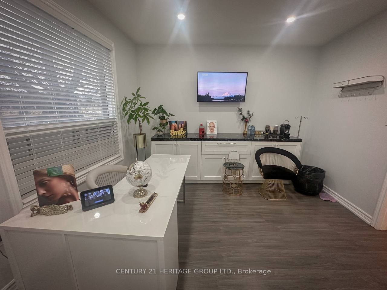 #upper - 3421 Yonge Street Property Photo 5