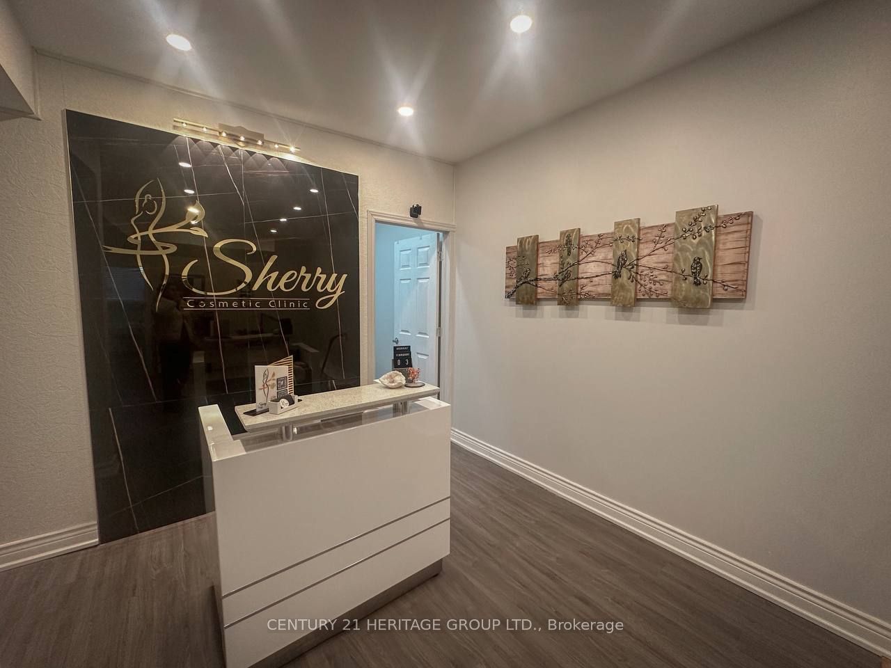 #upper - 3421 Yonge Street Property Photo 6