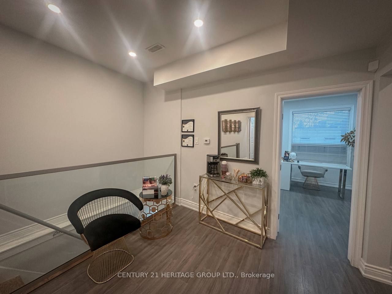 #upper - 3421 Yonge Street Property Photo 7