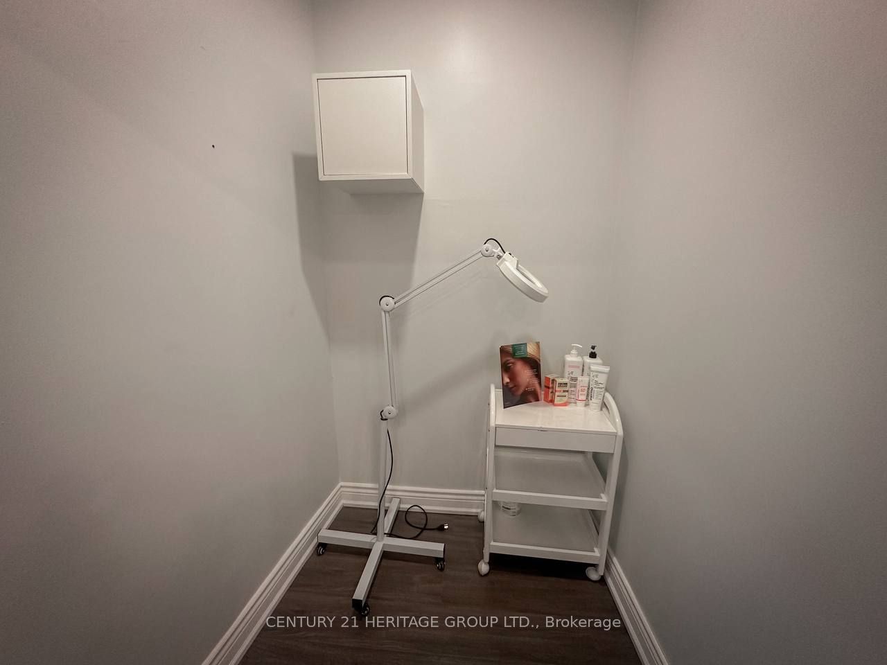 #upper - 3421 Yonge Street Property Photo 10