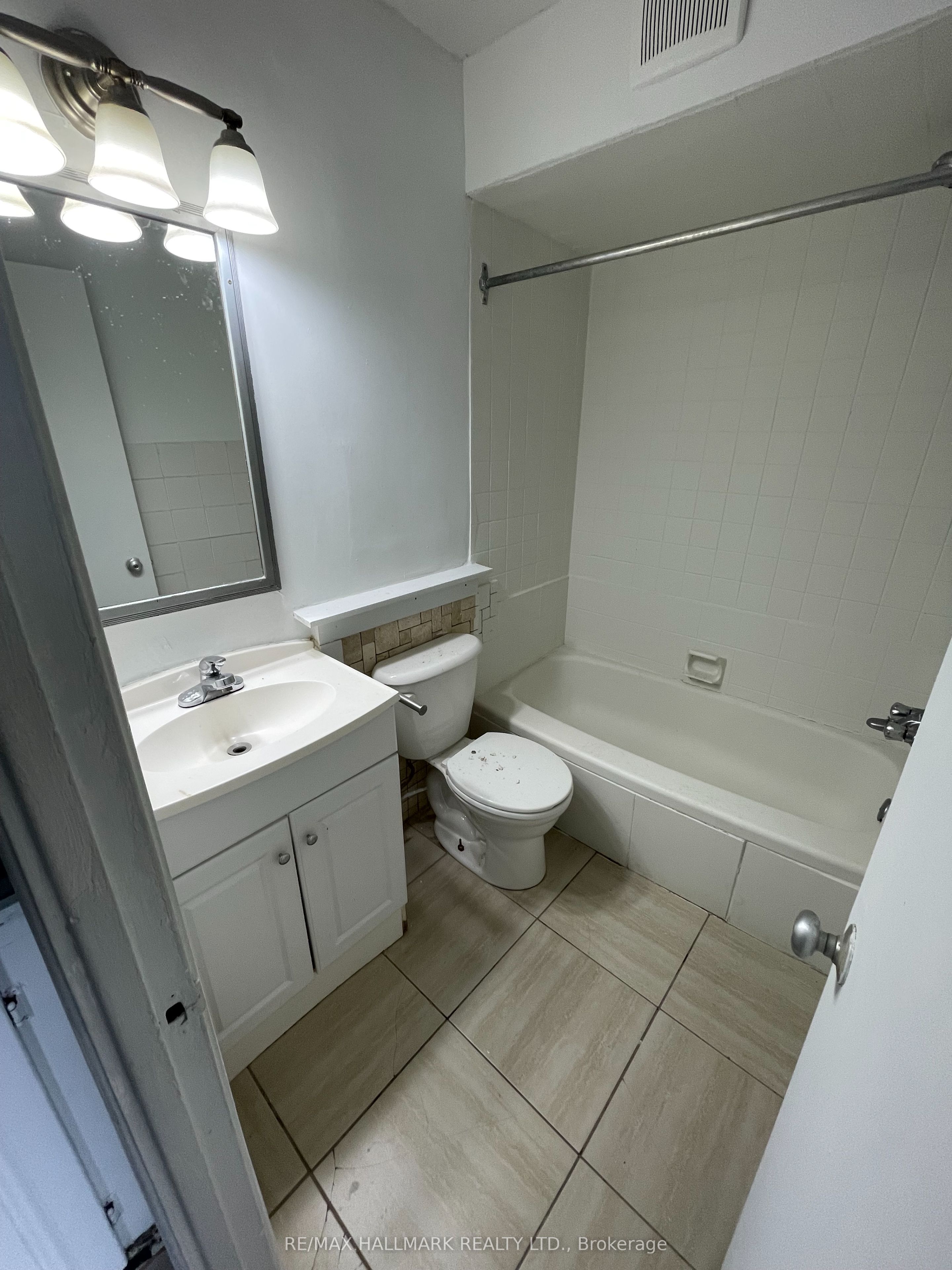 177 Carlton Street Property Photo 12