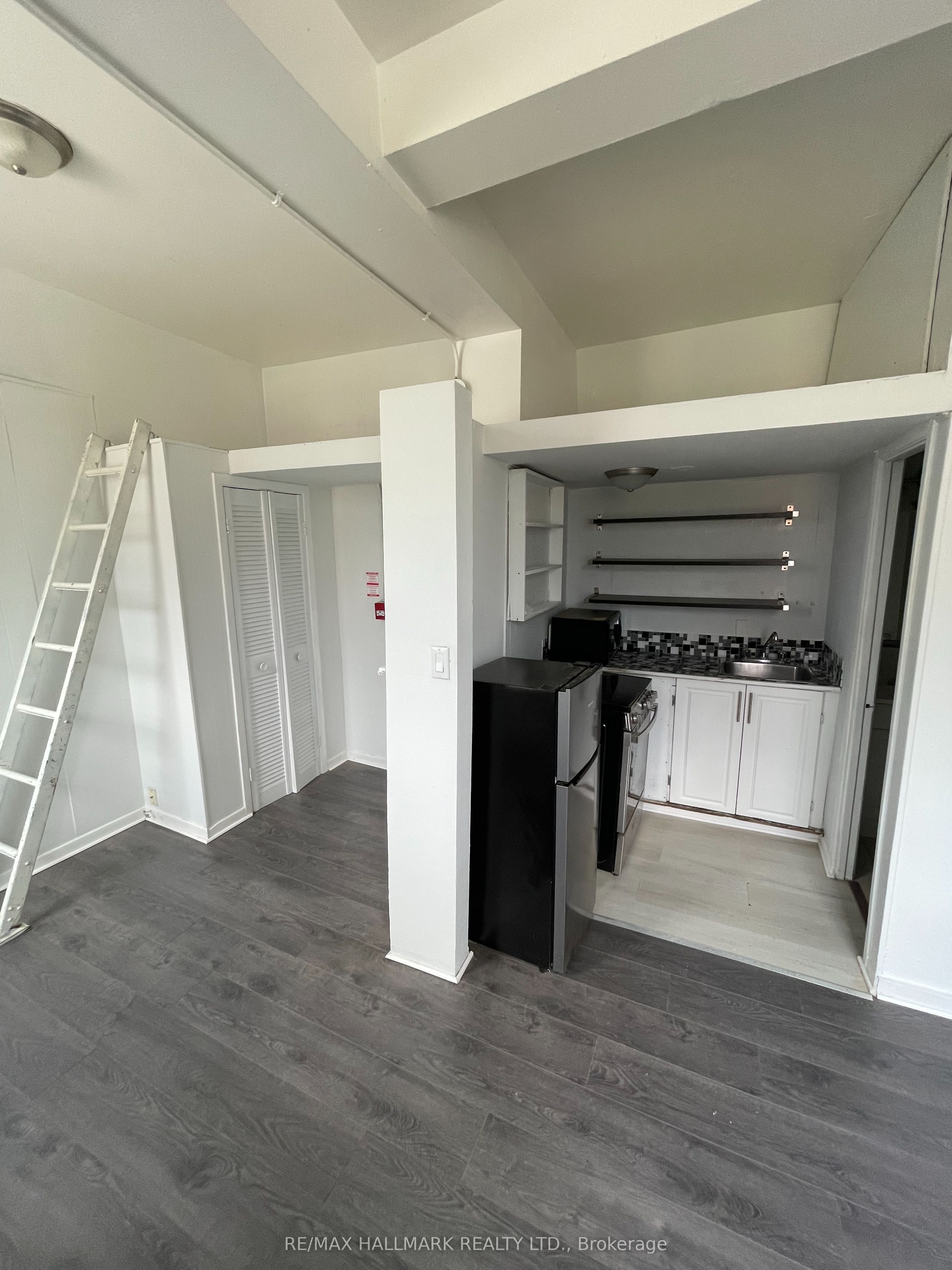 177 Carlton Street Property Photo 14