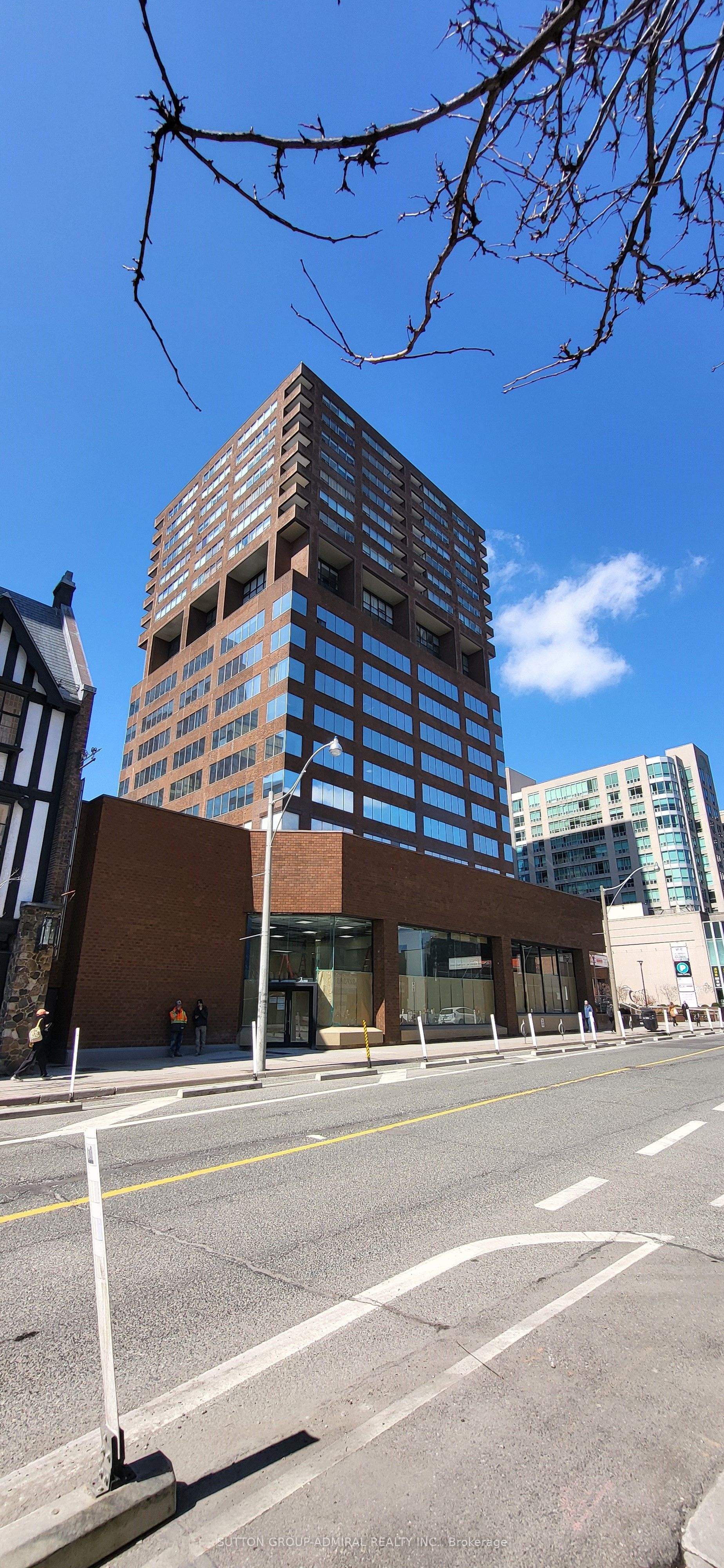 #801 - 920 Yonge Street Property Photo 9