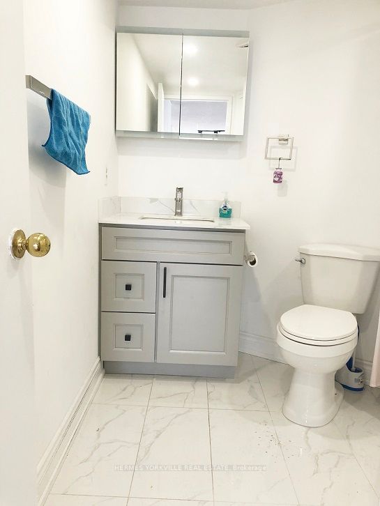 #2501 - 260 Queens Quay Property Photo 2