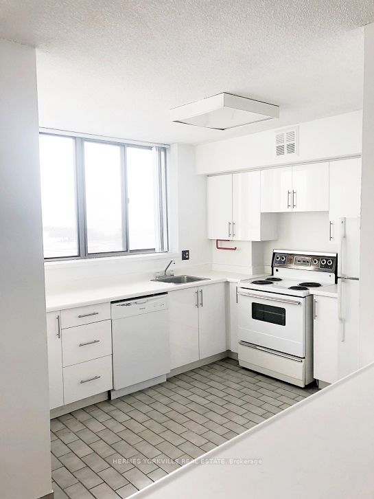 #2501 - 260 Queens Quay Property Photo 10