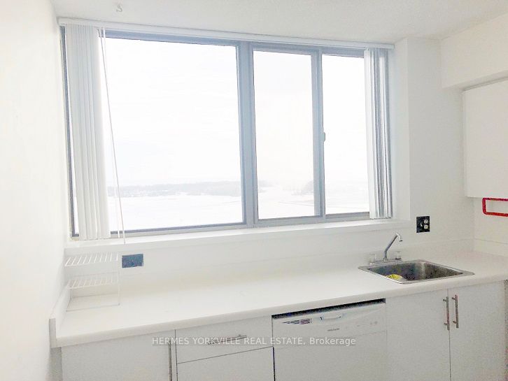 #2501 - 260 Queens Quay Property Photo 11