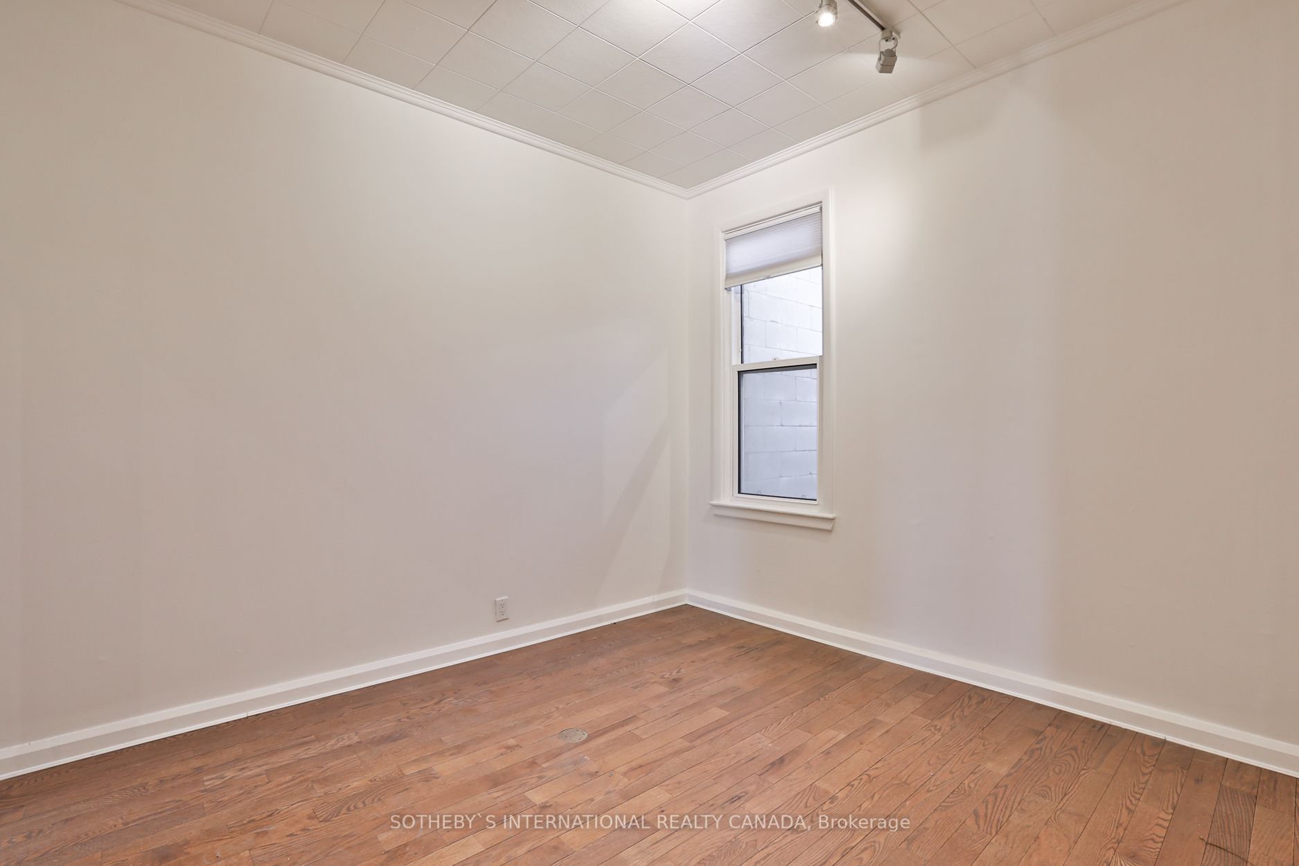 108 Scollard Street Property Photo 13