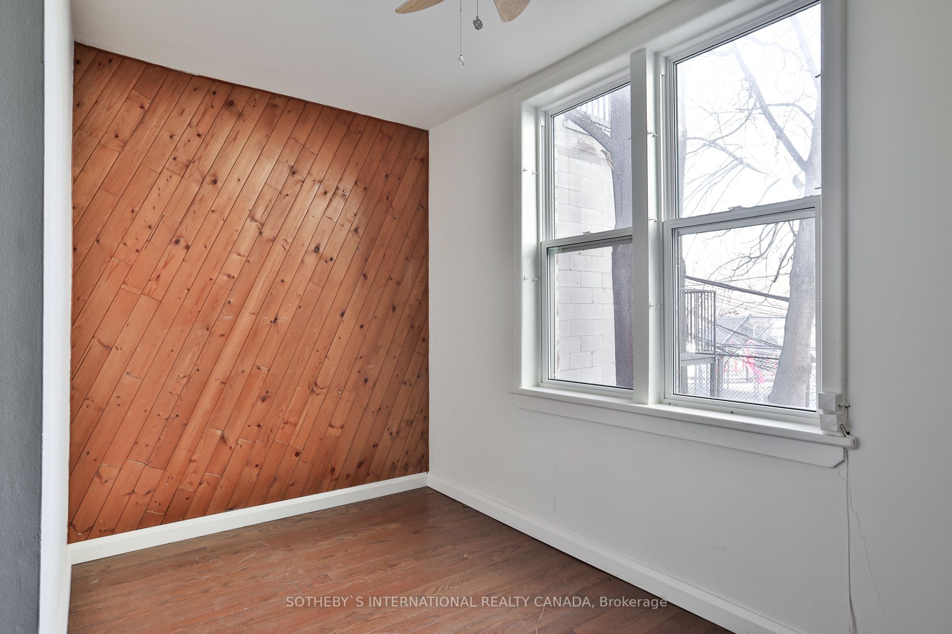 108 Scollard Street Property Photo 14