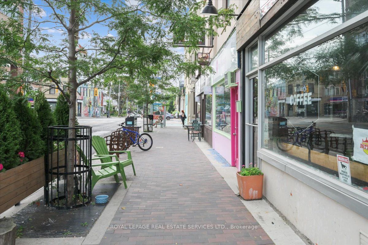 456 Ossington Avenue Property Photo 6