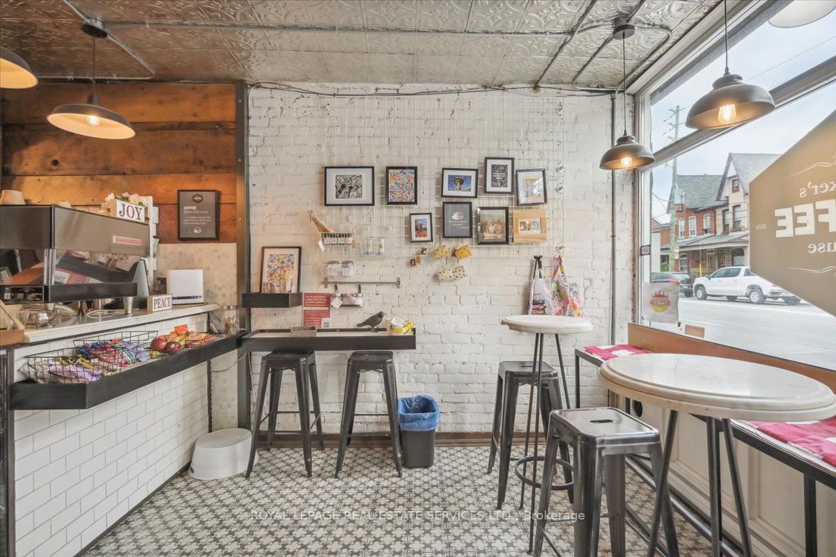456 Ossington Avenue Property Photo 10